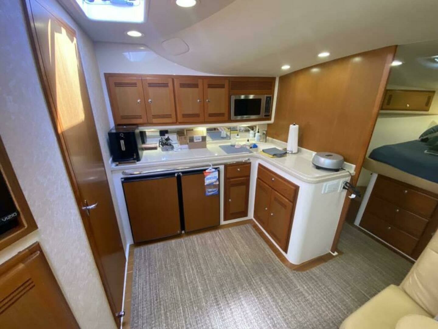 2006 Cabo 40 Express - BUZZ CATCHER