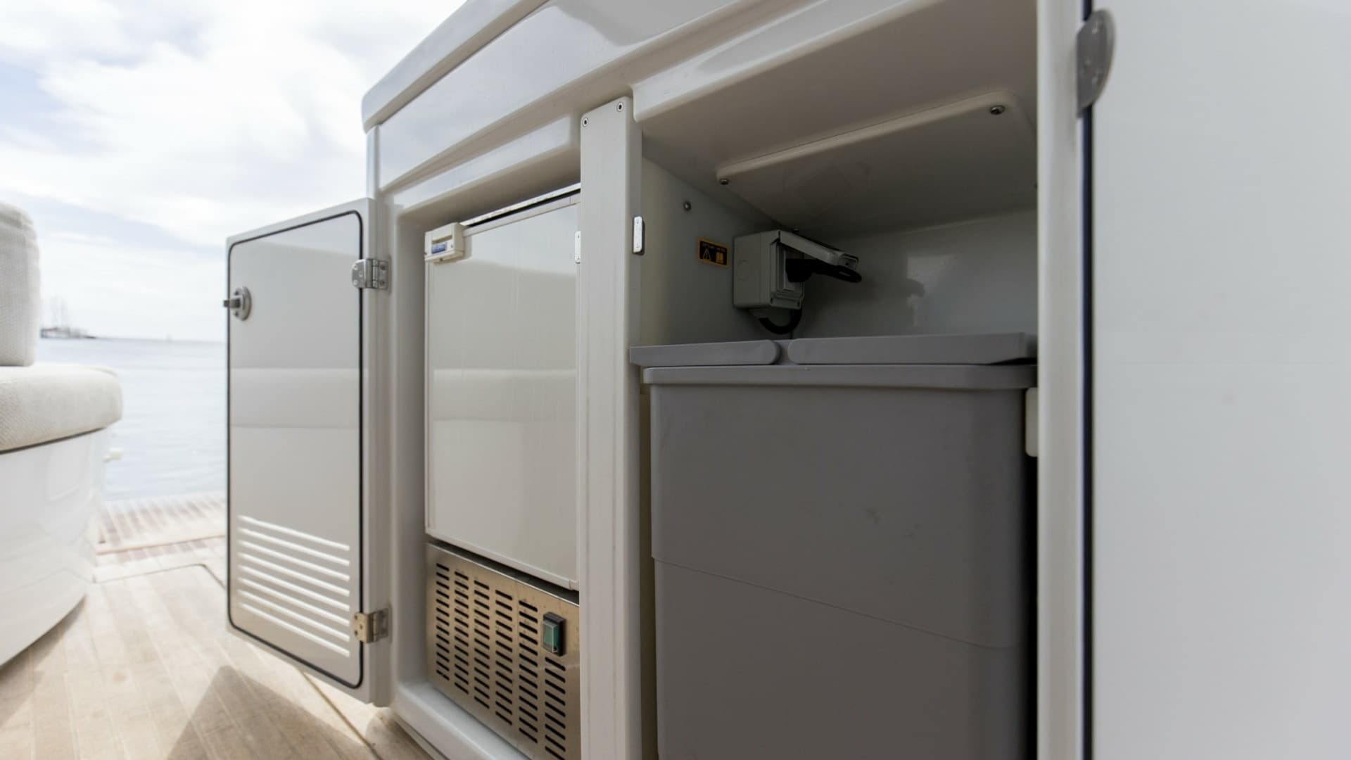 2022 Beneteau 41 Grand Turismo War Downs Eagle Topside (7)