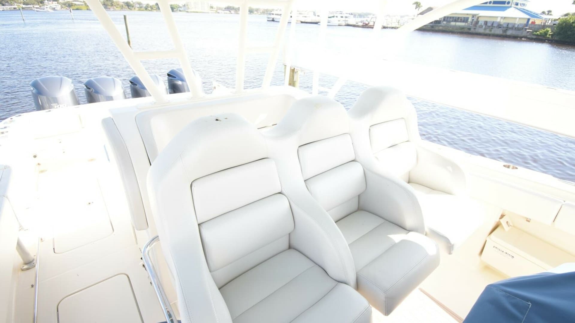 2012 42 Hydra-Sports SF - A Salt Weapon - Helm Seating