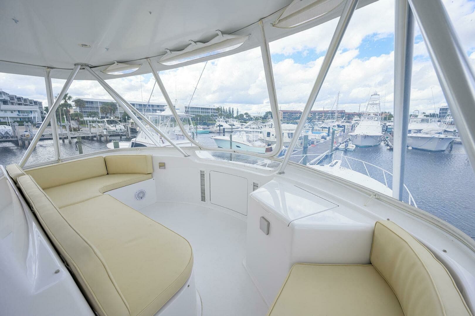 Viking 56 MATTER OF TIME - Flybridge - Seating