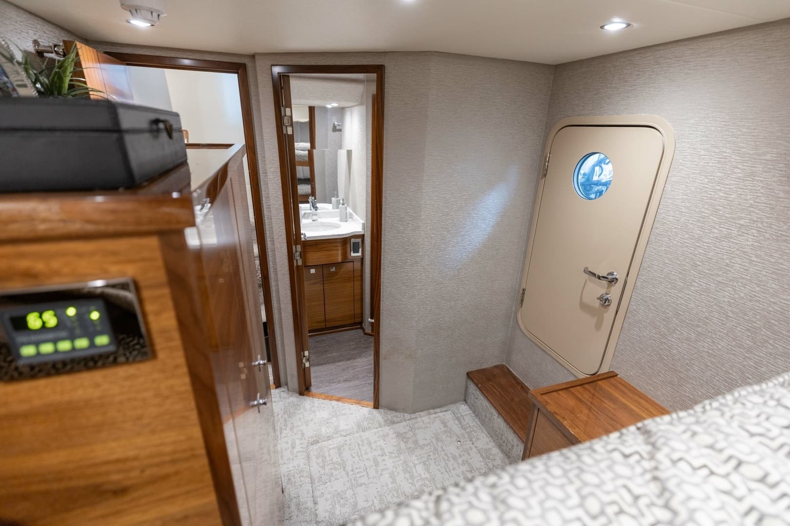 2023 Viking 72 Convertible- TEAM SUPREME- Crew Stateroom
