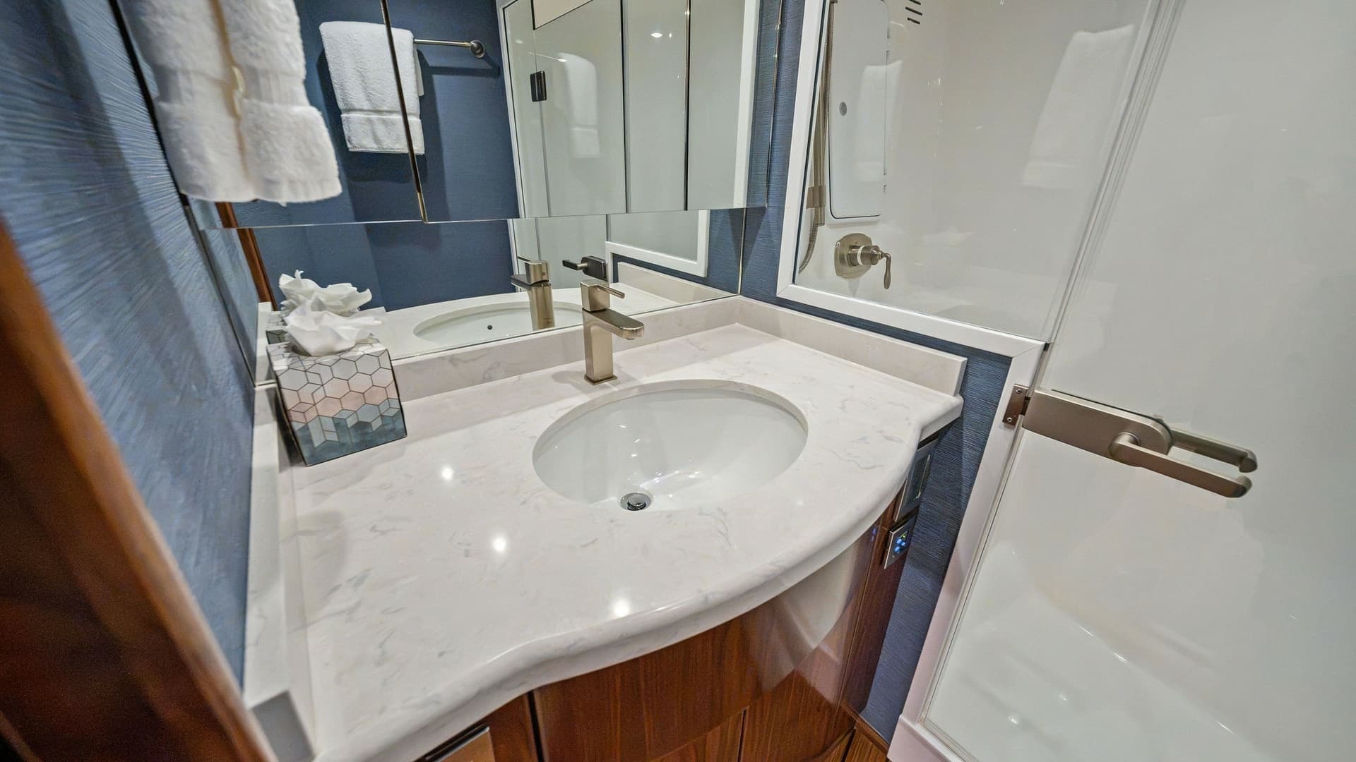 Elegant Ensuite Bathroom