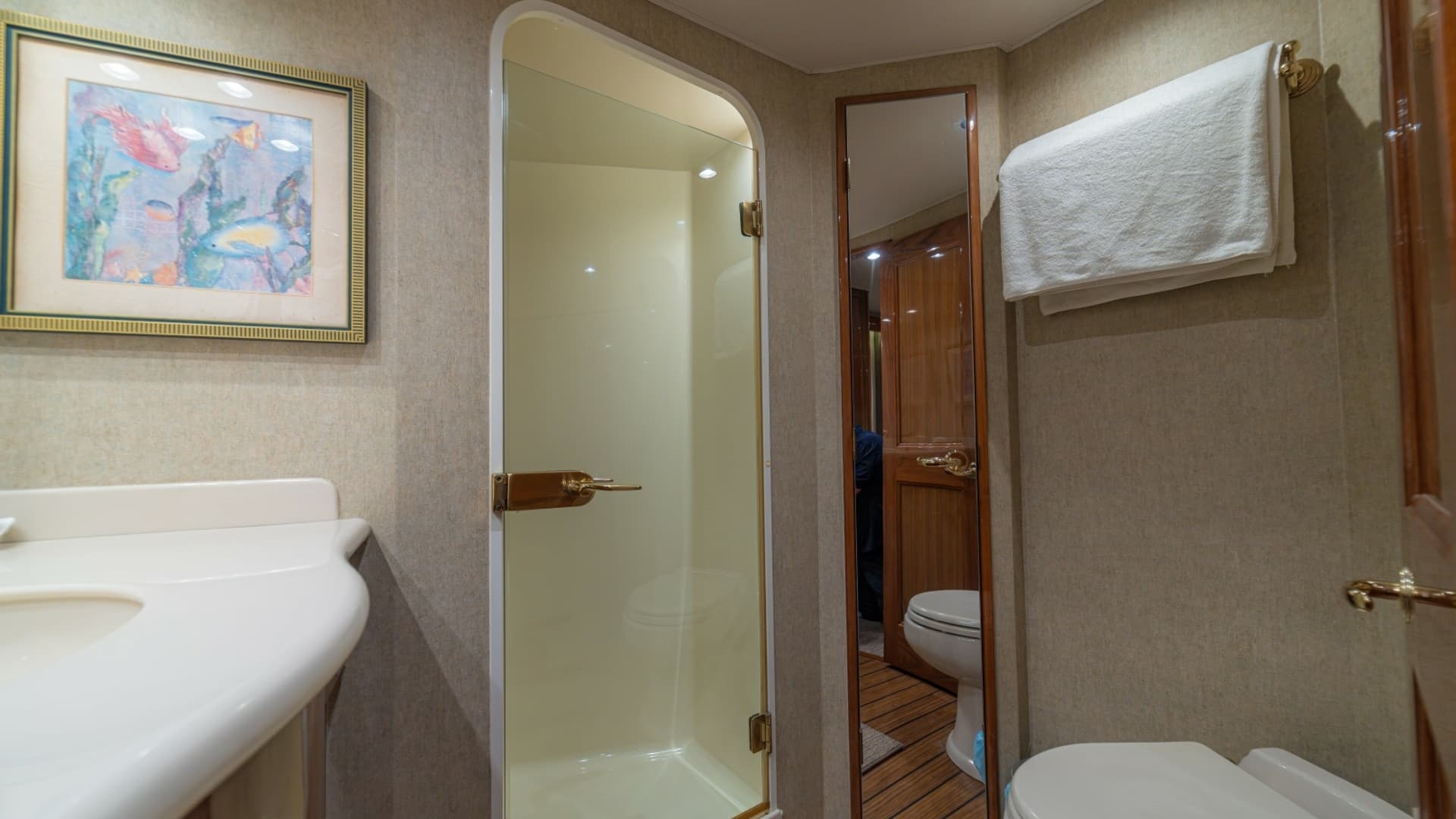 Luxurious Ensuite Head