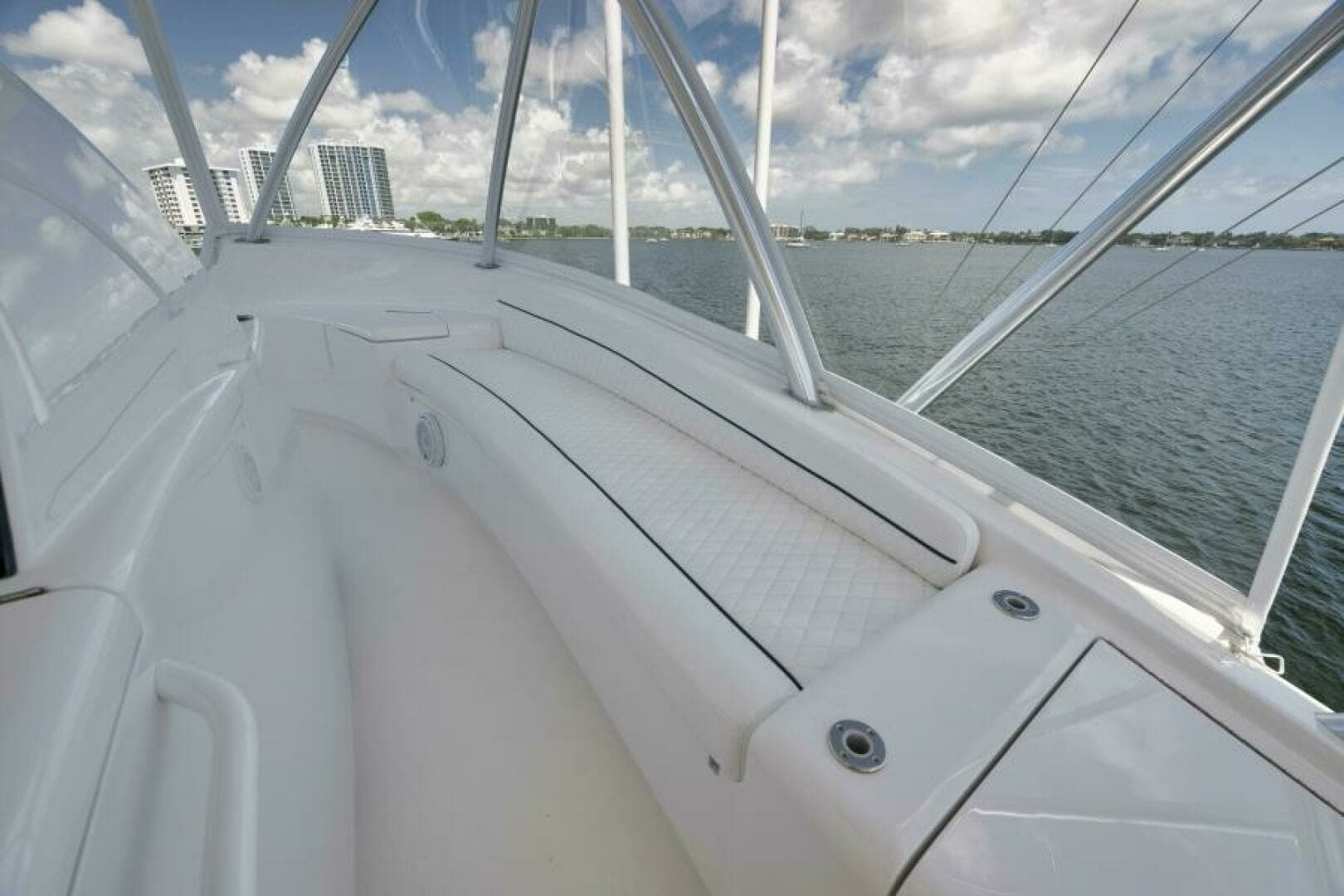 2024 Viking 68 Convertible- GYS TRADE- Flybridge