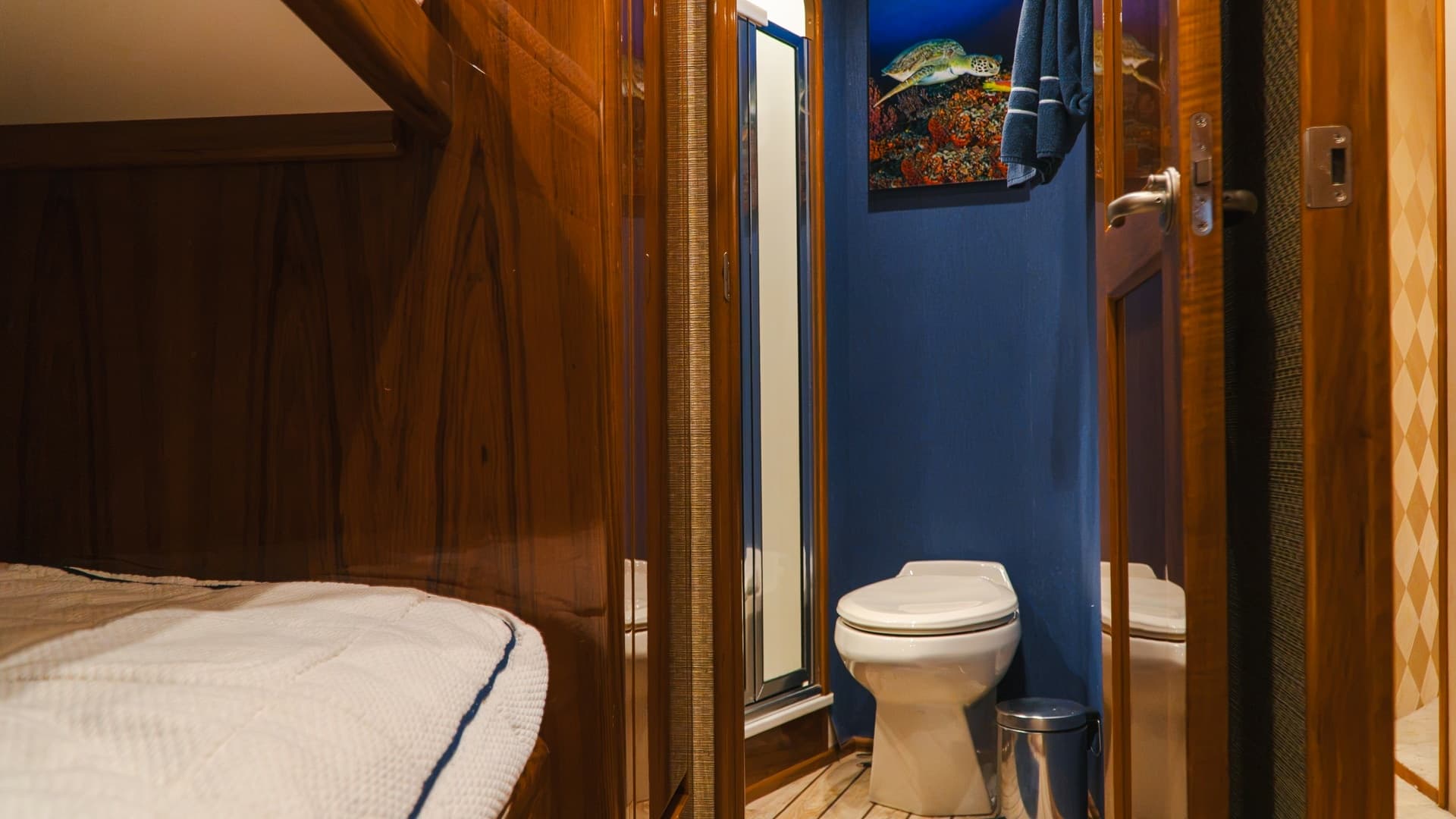Guest Cabin and Ensuite Head
