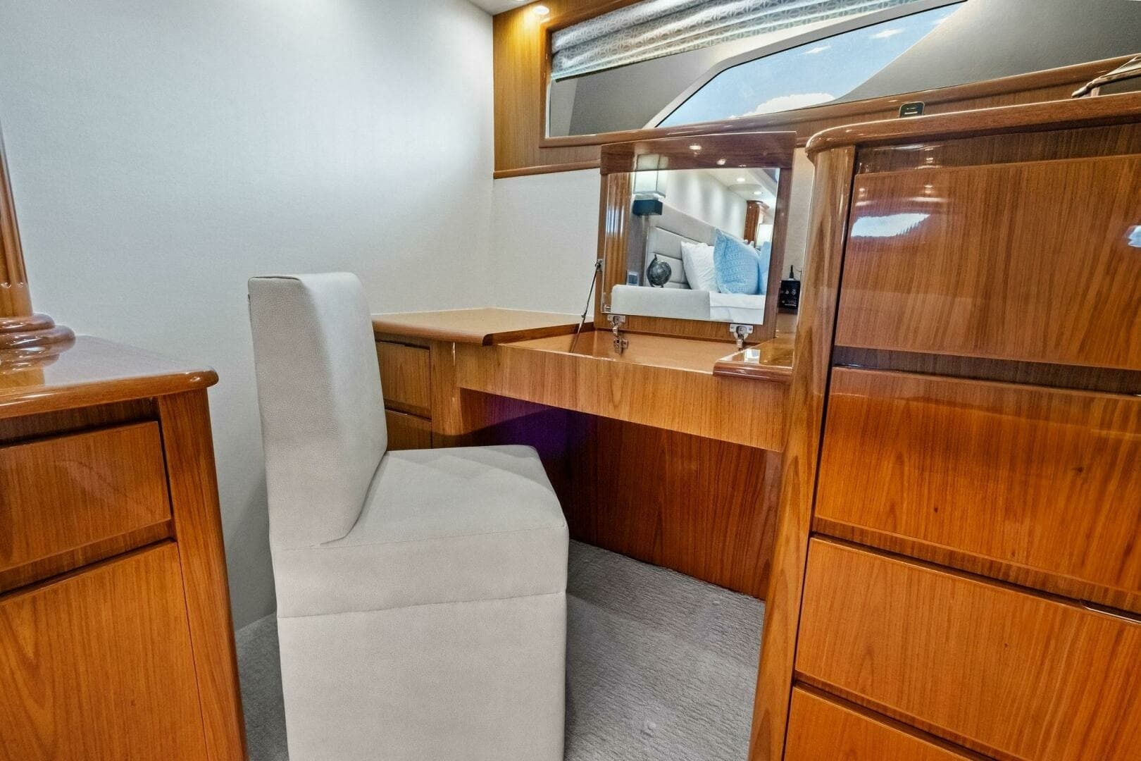 2012 82 Viking Convertible - Lady Di