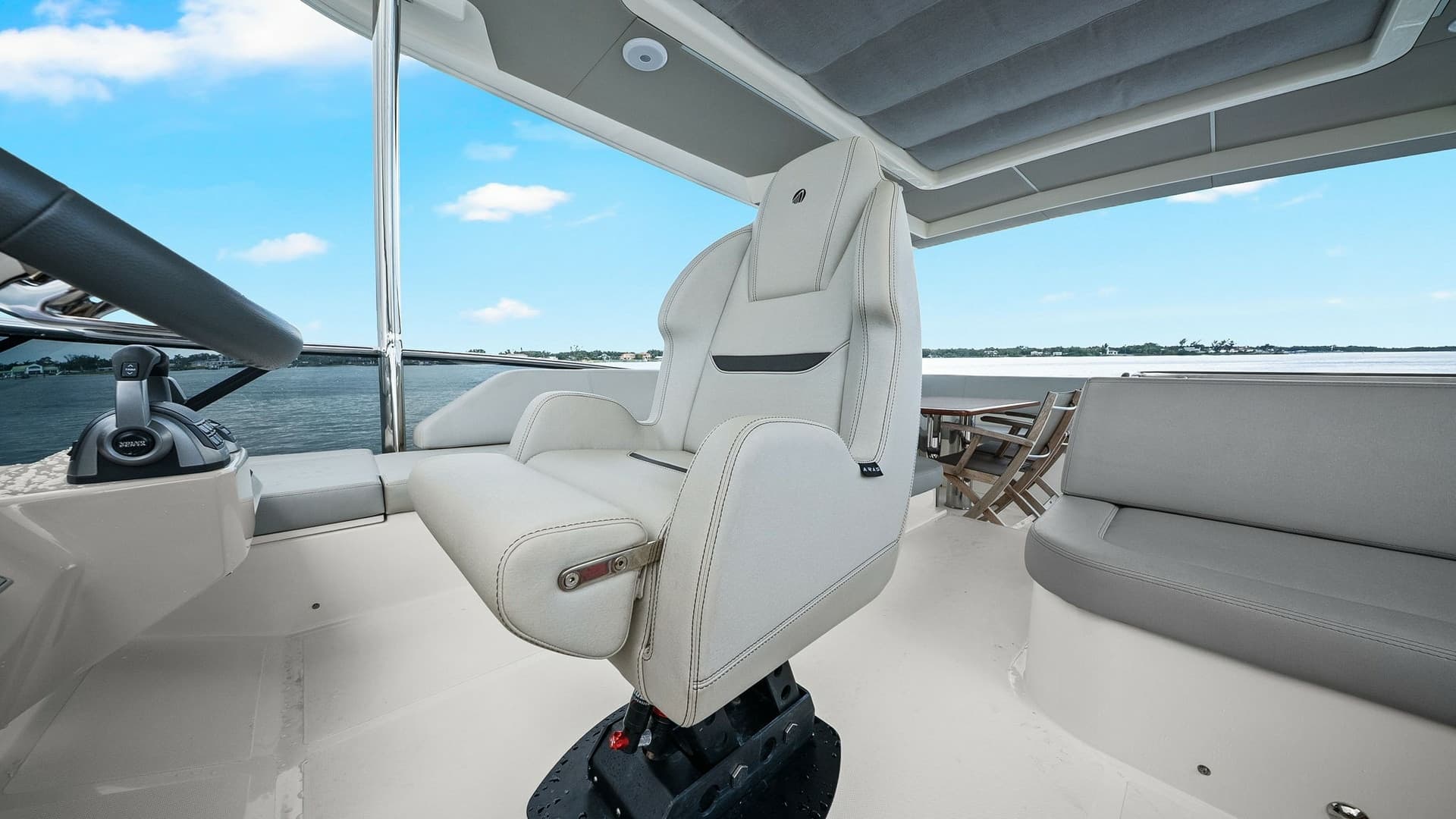 Flybridge Helm Station