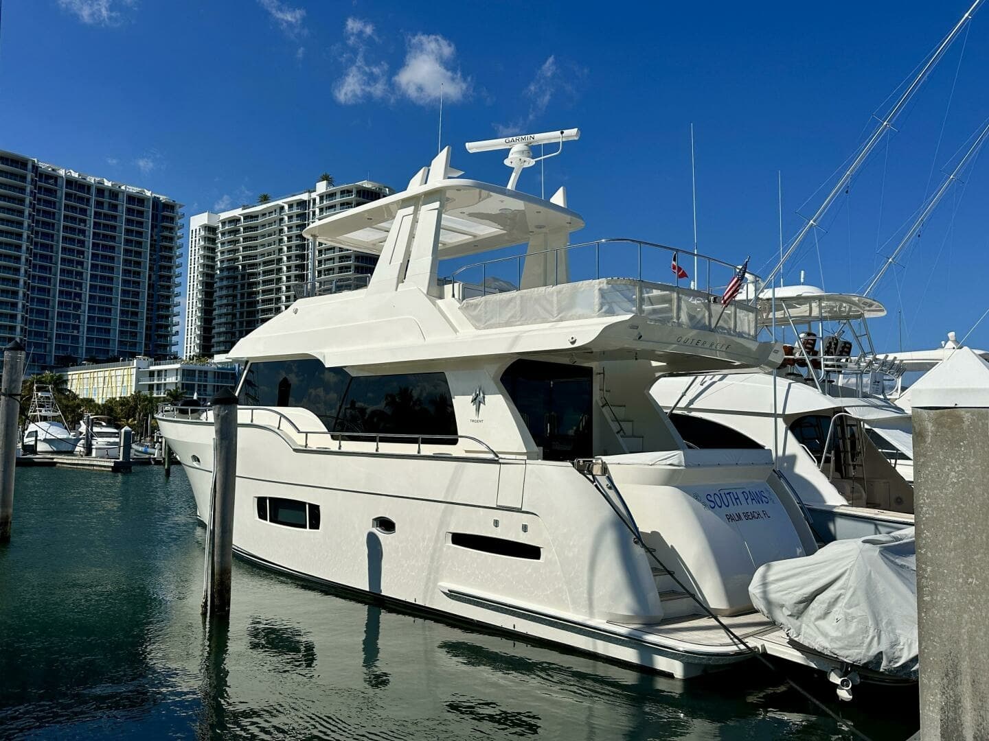 Outer Reef 62 SOUTH  PAWS - Exterior