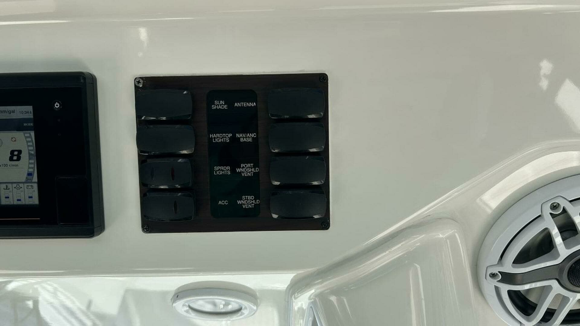 2022 Pursuit S428