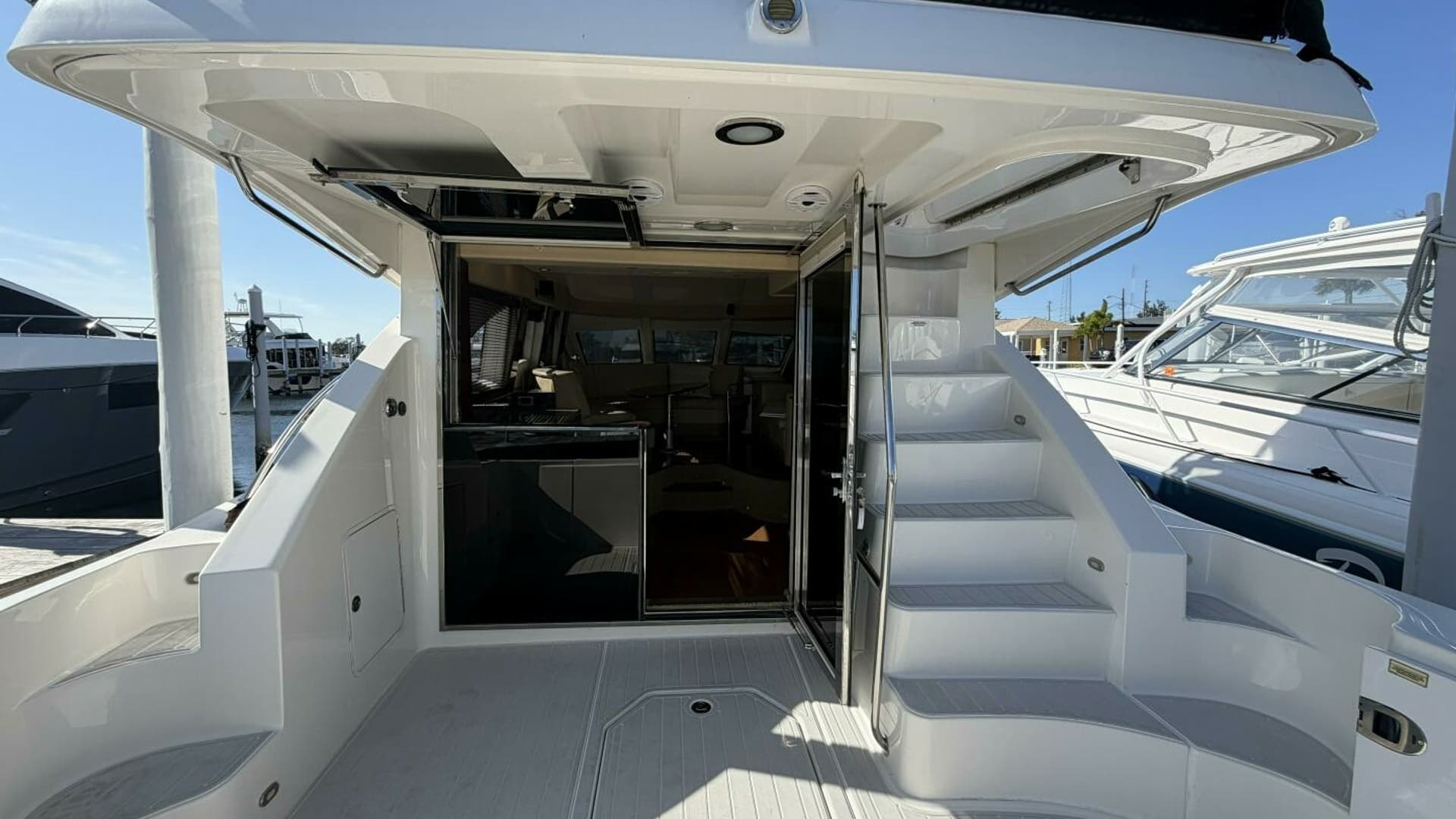 2008 Sea Ray 47 Sedan Bridge - Aft Deck