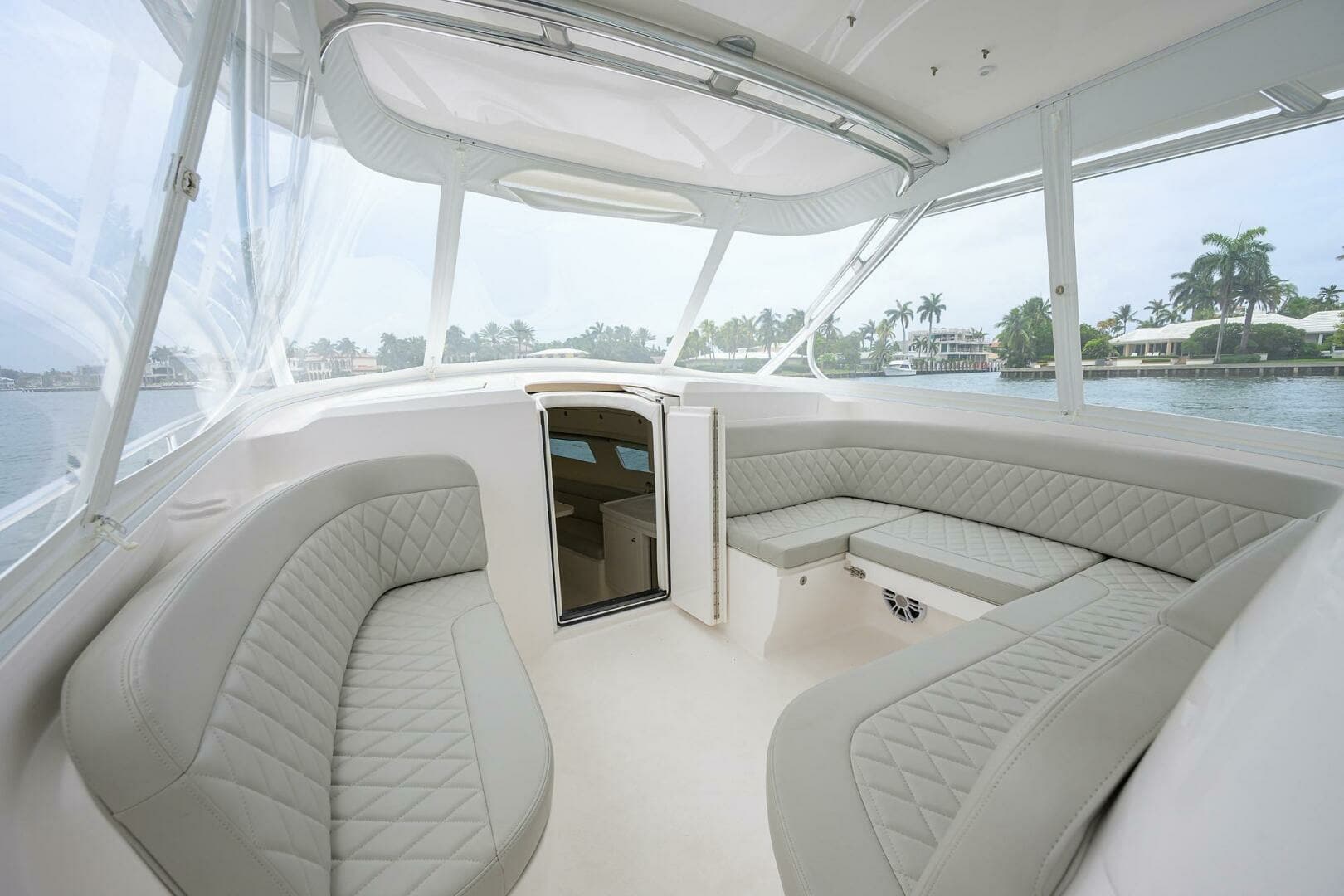 Intrepid 41 - Bow Seating