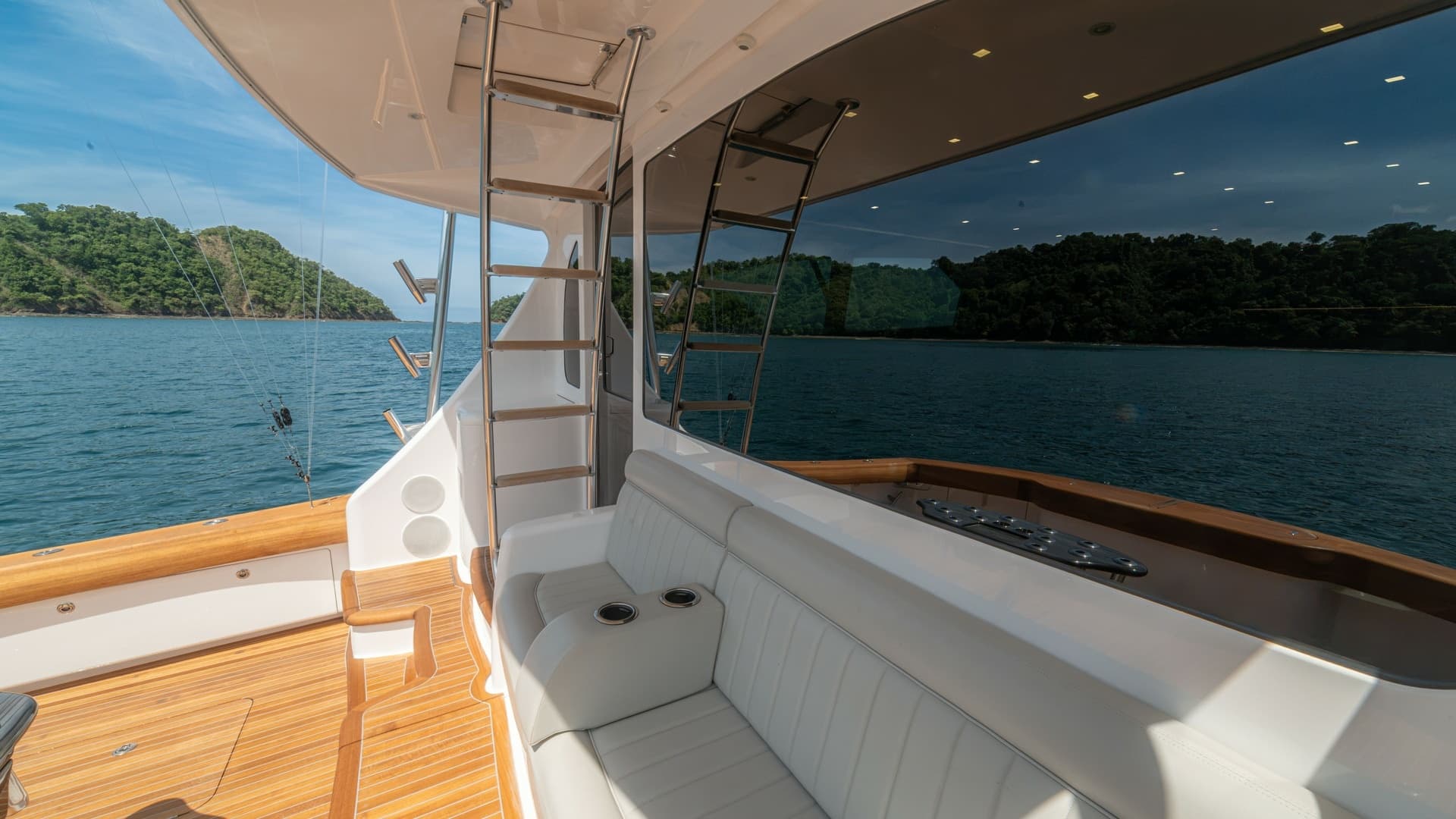 Aft Deck Seating with Scenic View