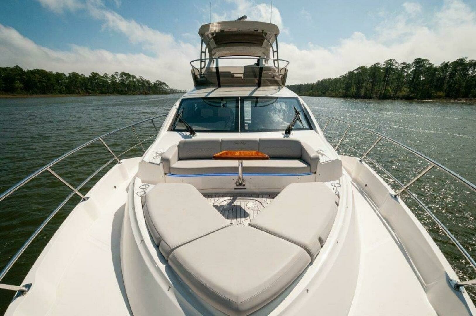 2018 Sea Ray L550 Flybridge-Bow 2