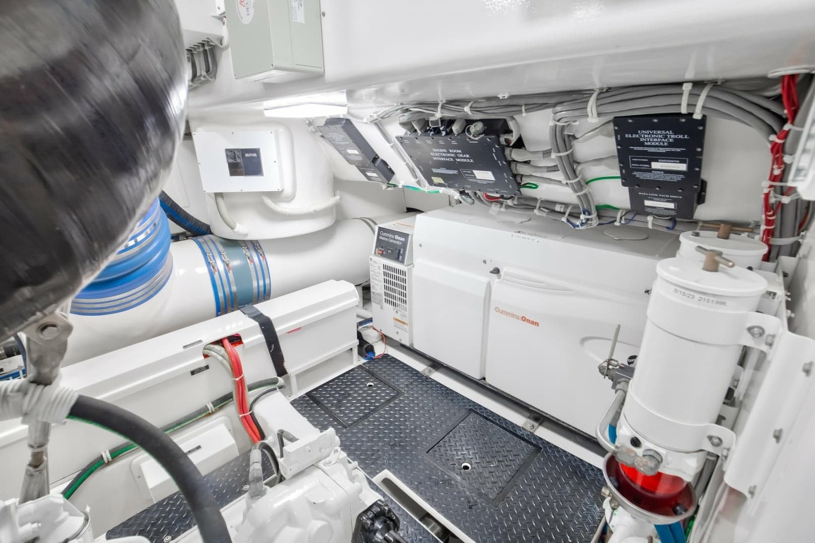 Viking 82 - Done Deal - Engine Room