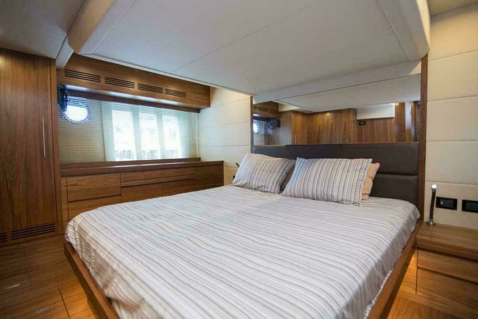 2019 Sundeck Yachts 580 Sport