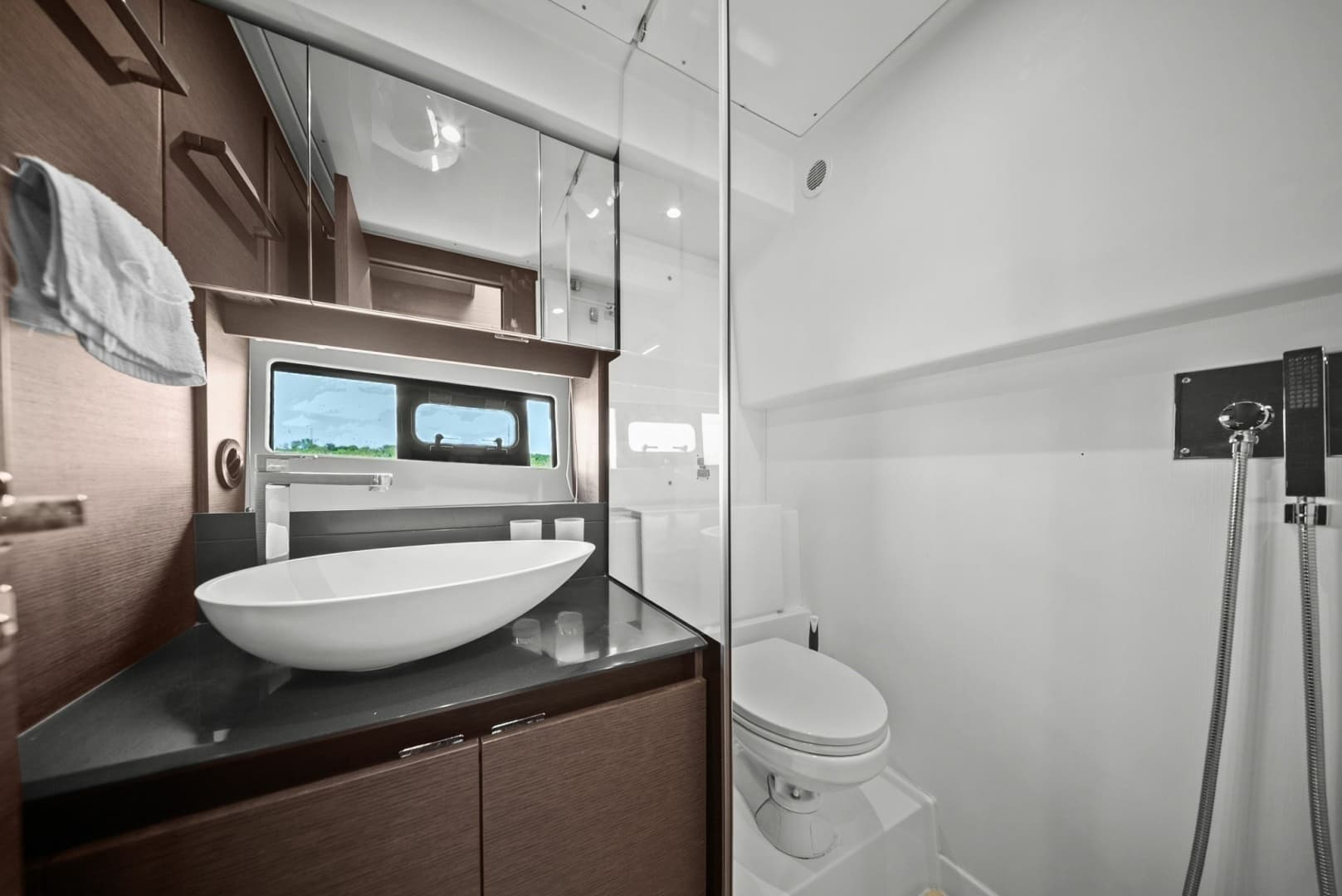 2020 Prestige 460 Flybridge
