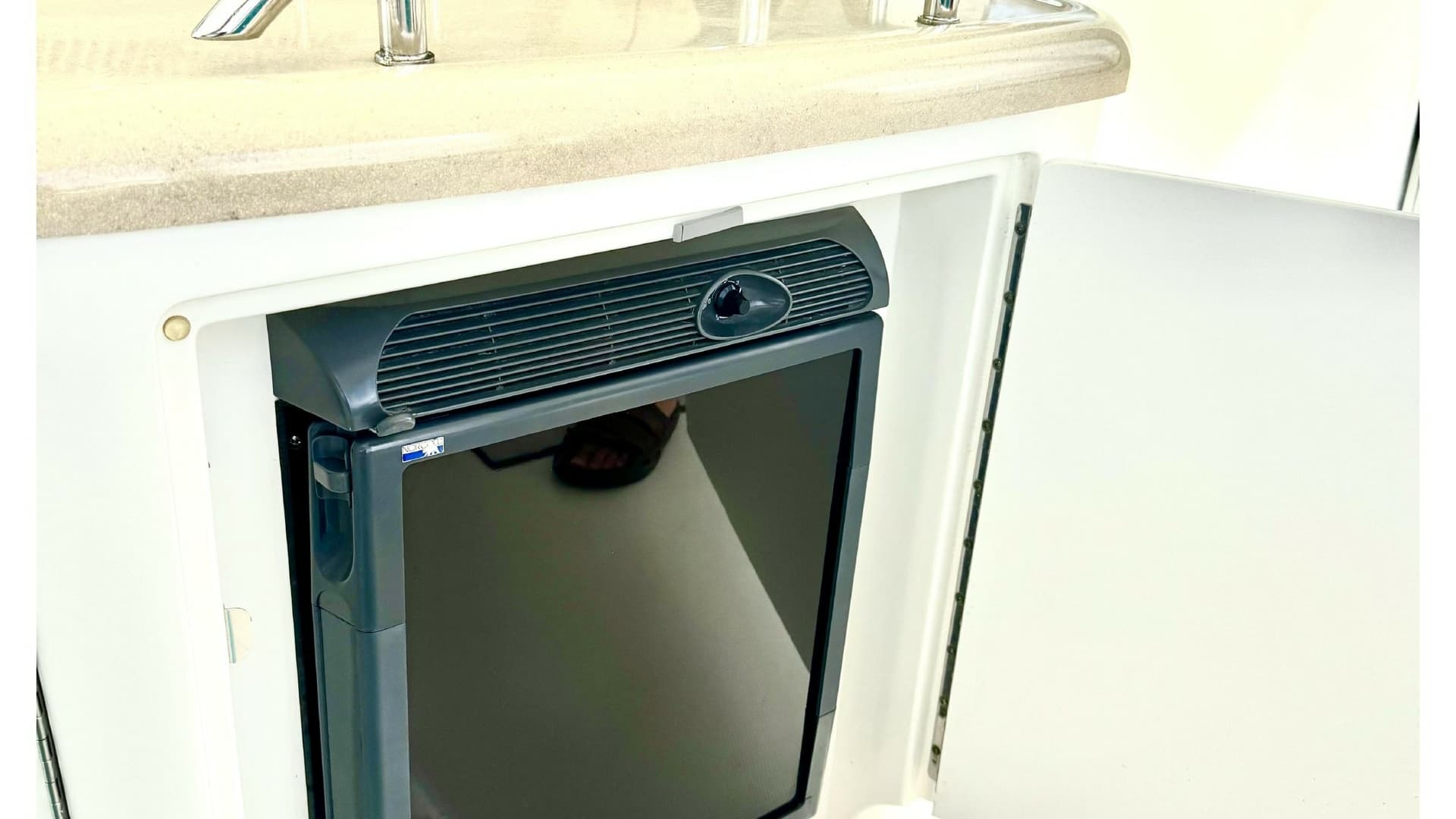 Cockpit Wet Bar with Refrigerator