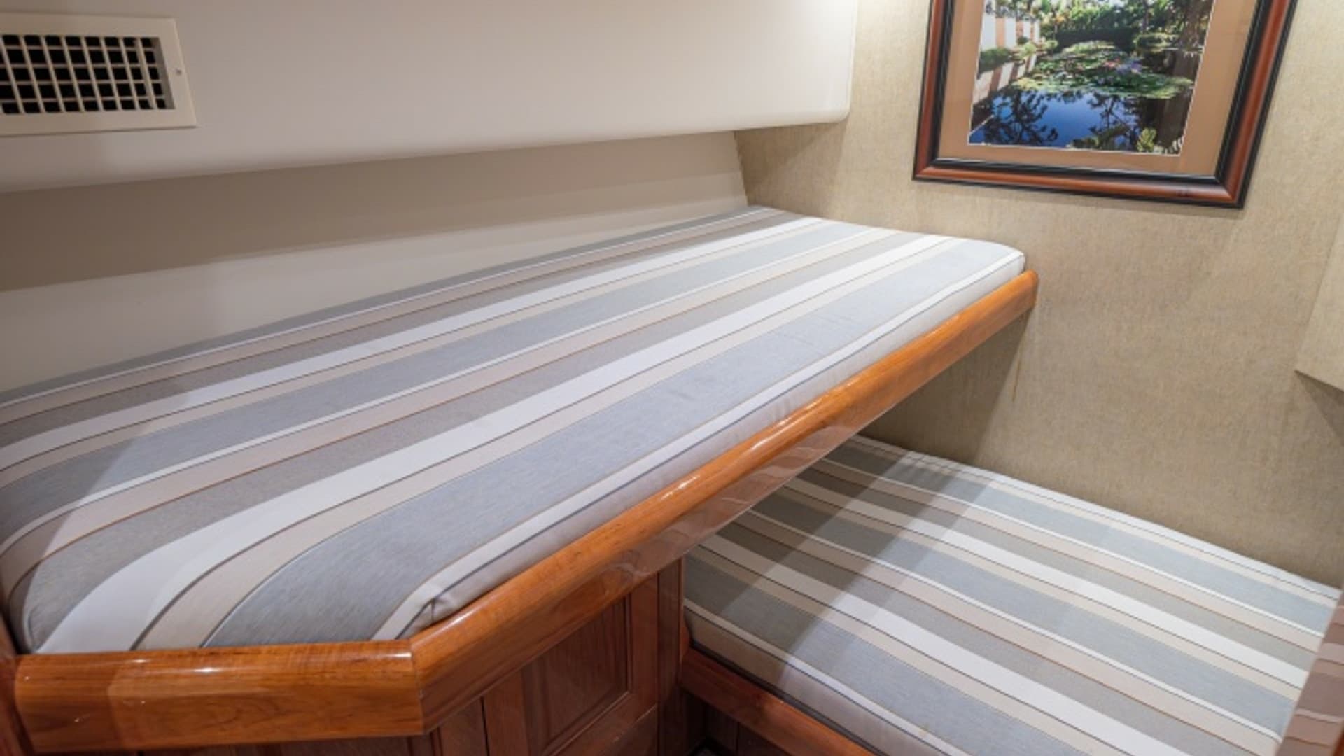 Guest Cabin with Bunk Beds
