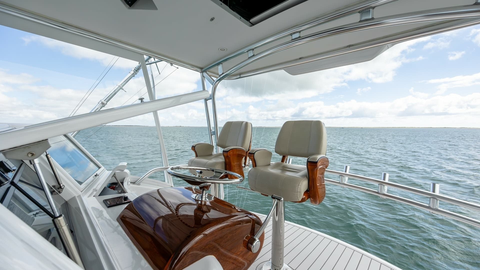 Flybridge Helm Station with Seating