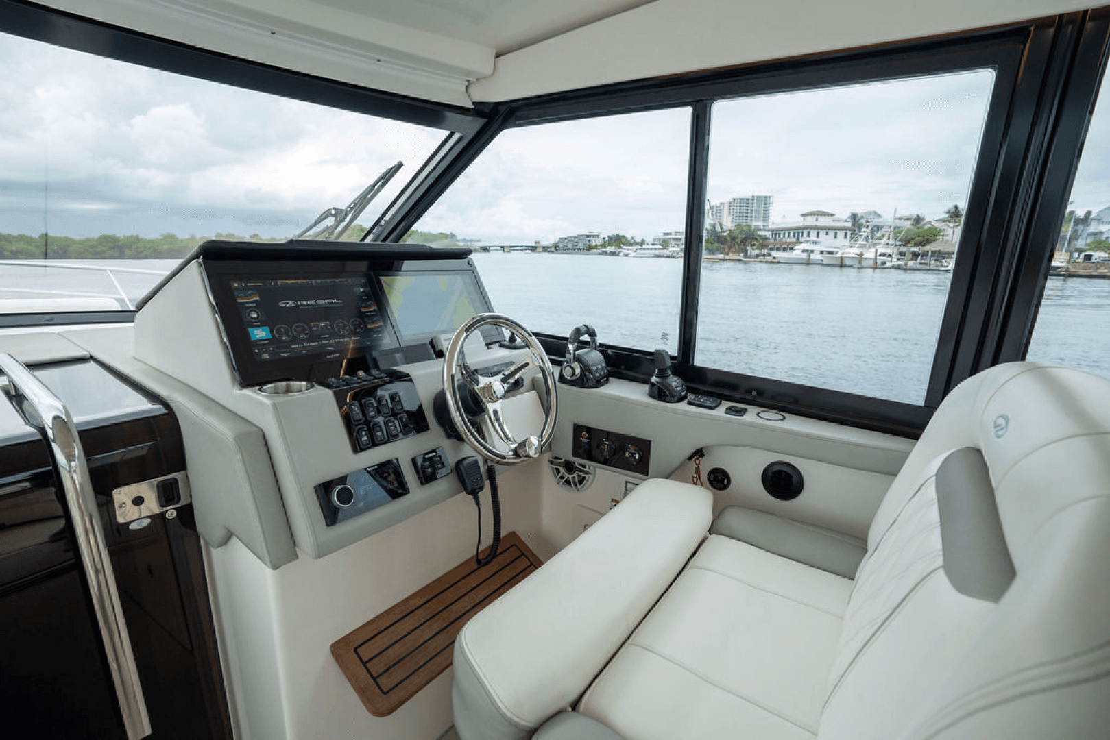 2021 Regal 36 OX