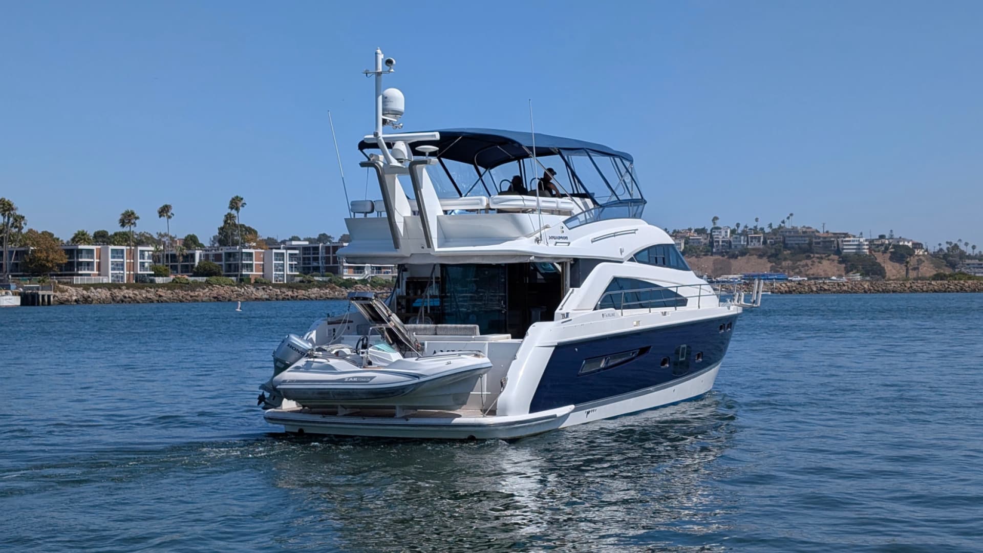 2010 Fairline Squadron