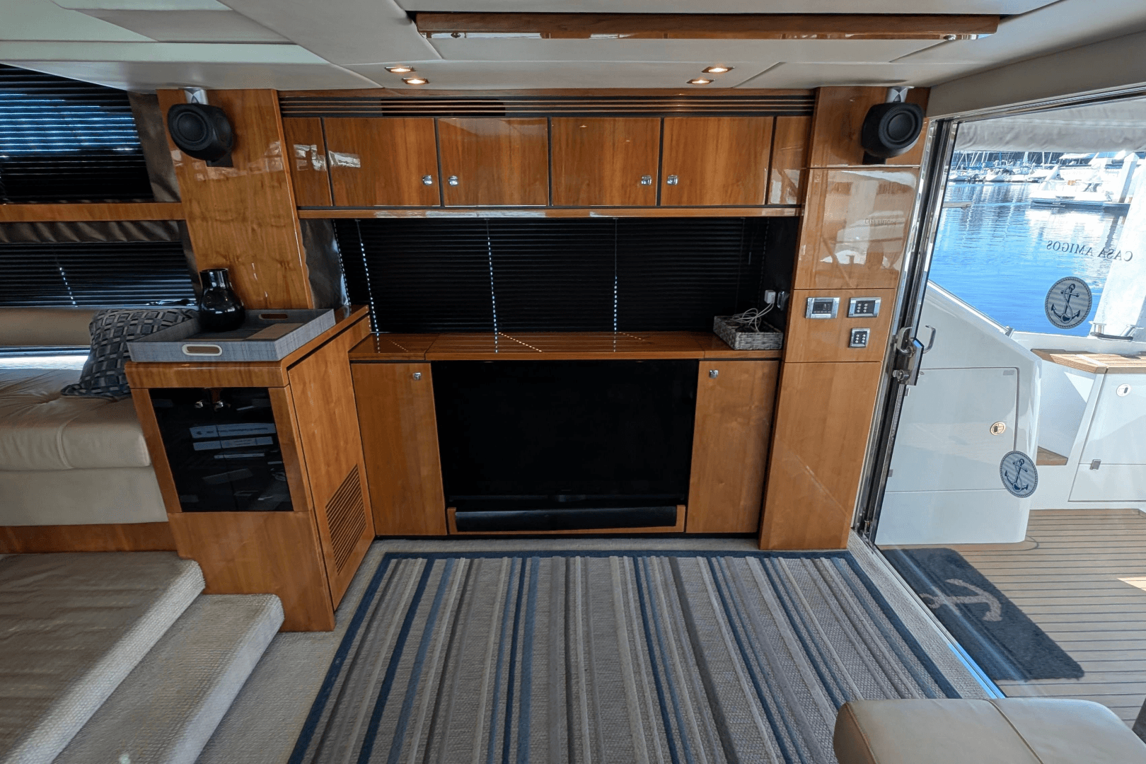 2010 Fairline Squadron