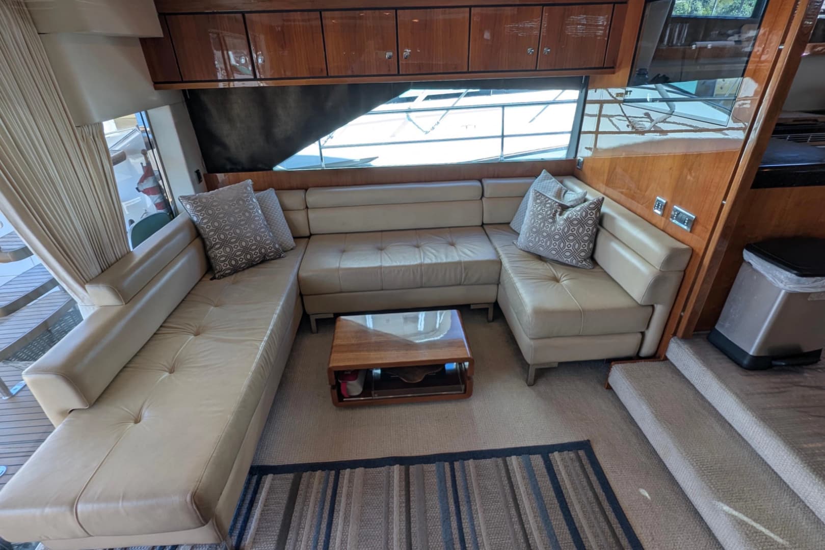 2010 Fairline Squadron