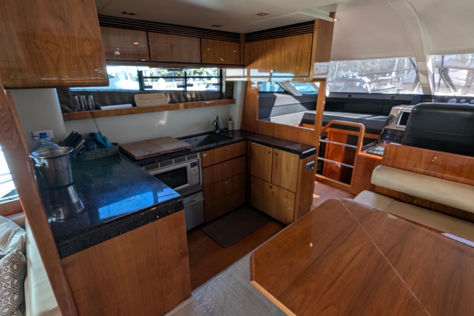 2010 Fairline Squadron