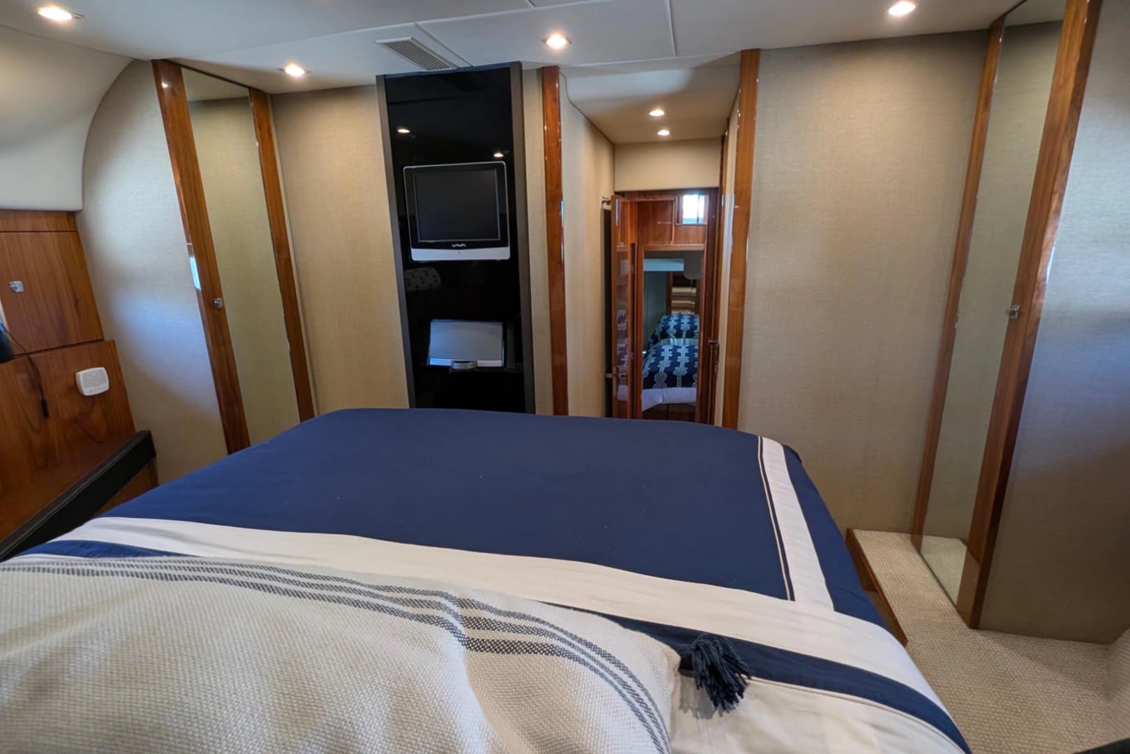 2010 Fairline Squadron
