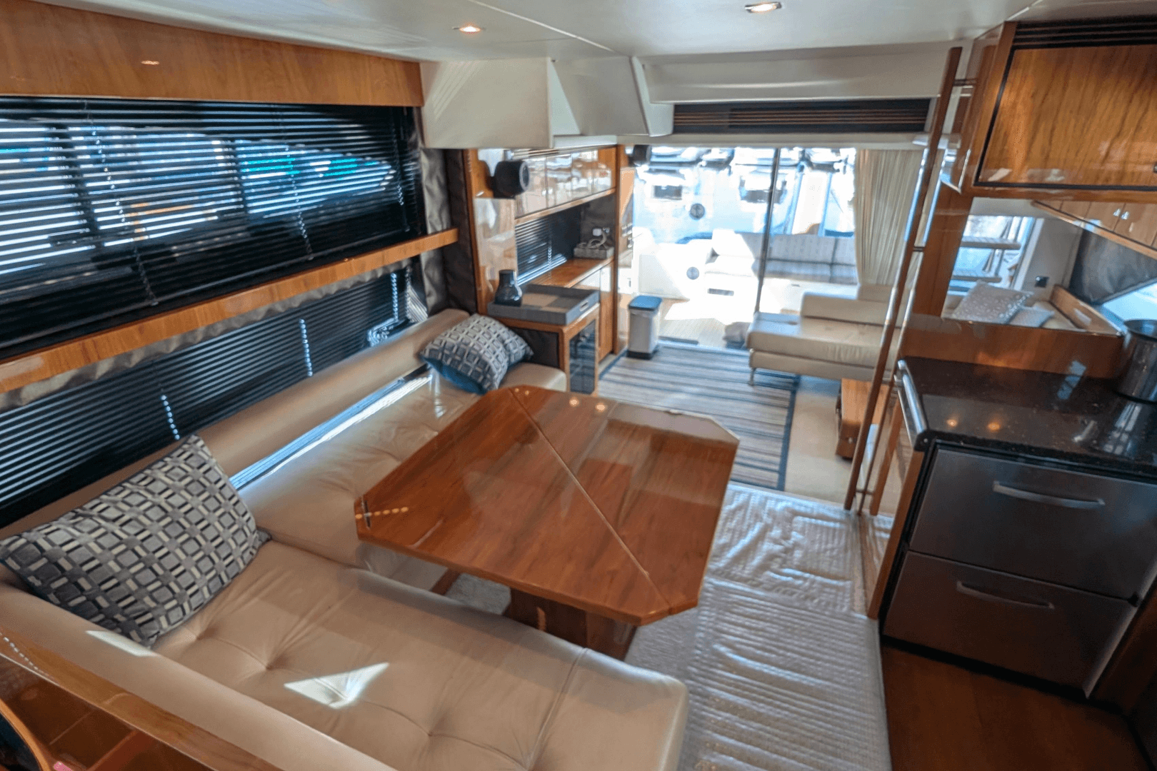2010 Fairline Squadron