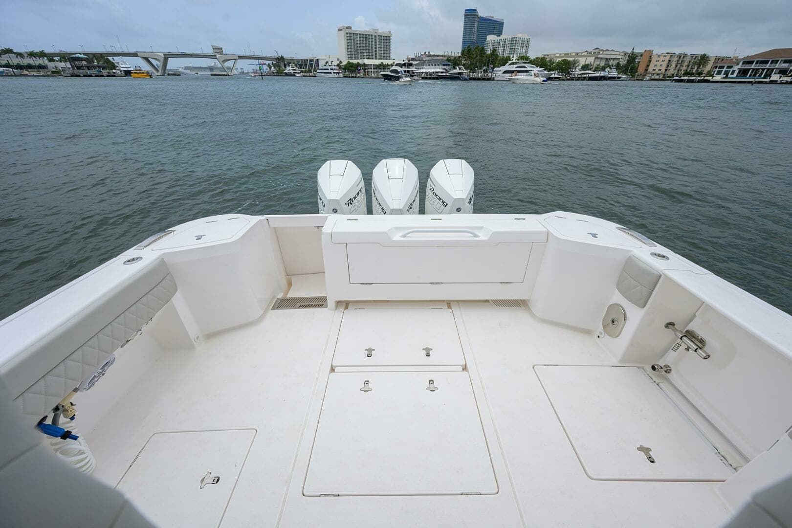 Intrepid 41 - Cockpit