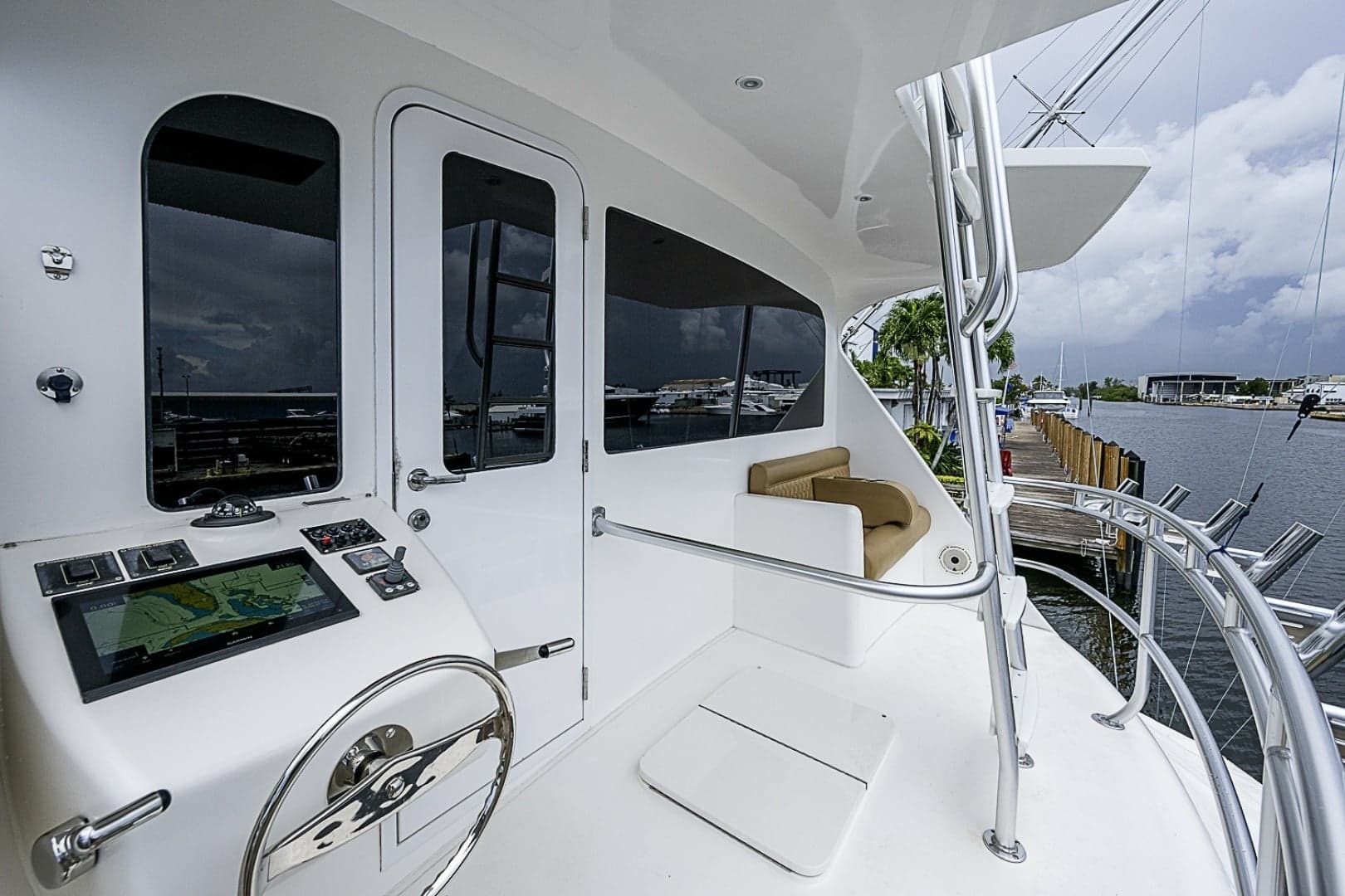 2011 Viking 76 Enclosed Bridge