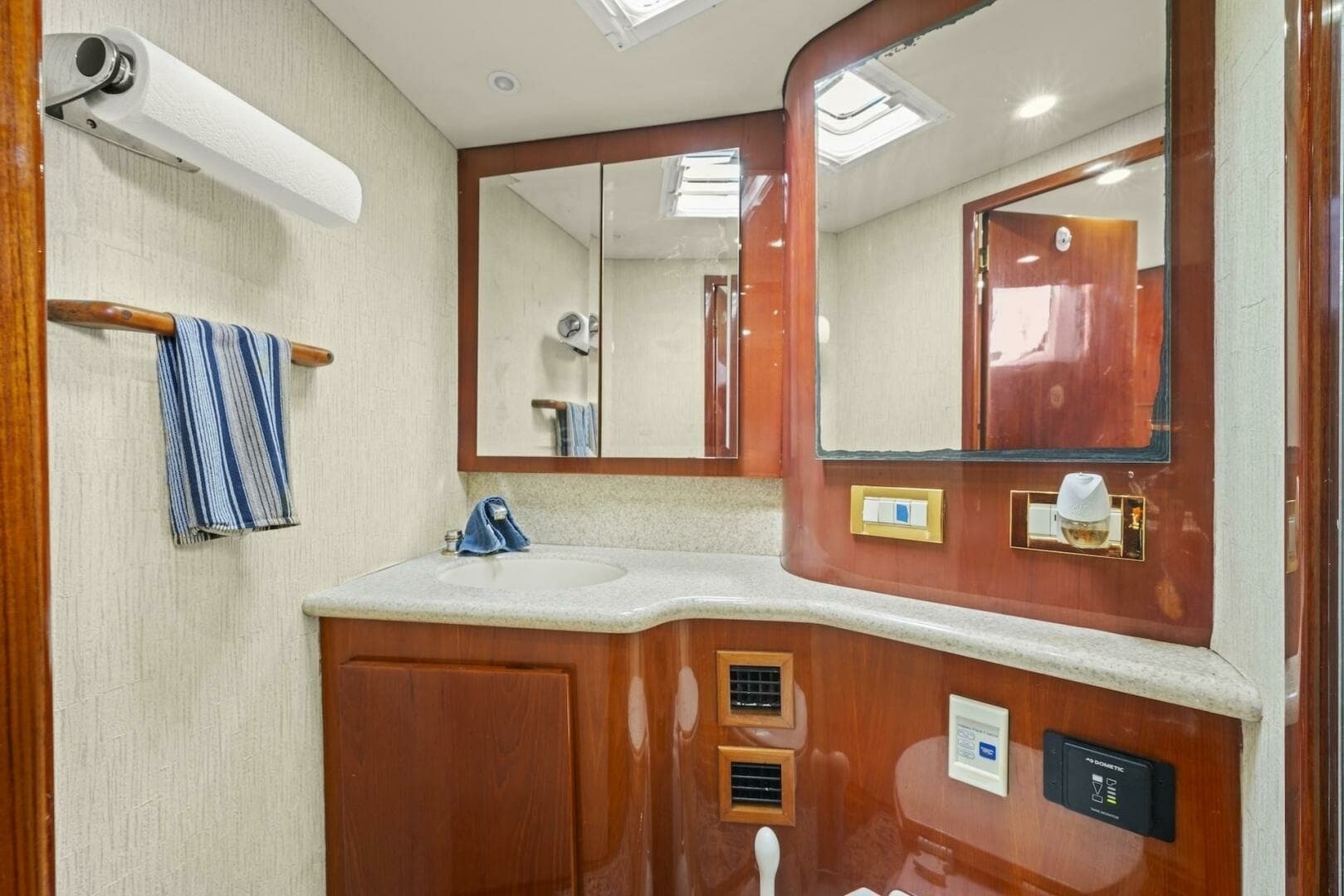 2006 Buddy Davis 48 Express PALE HORSE