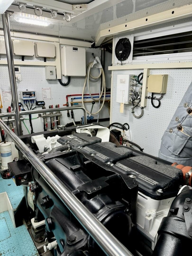 Alaskan 70 OHANA - Engine Room
