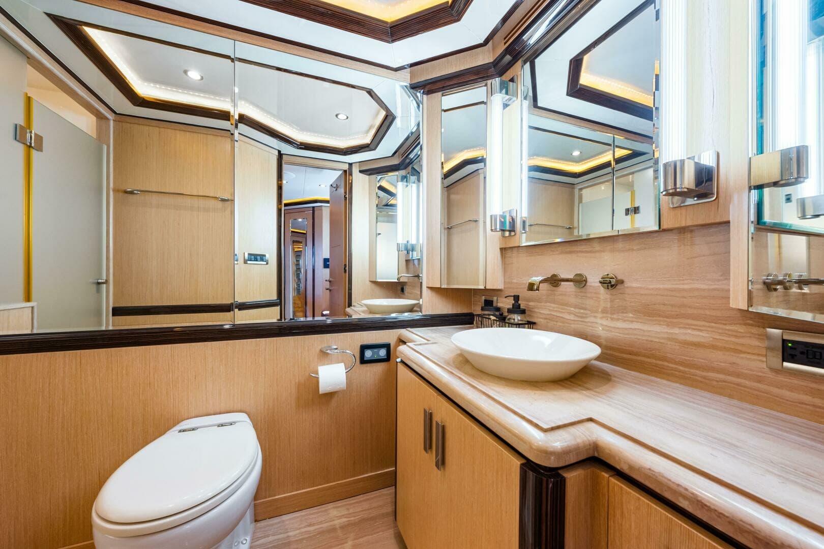 2010 83 Ocean Alexander Motor Yacht 'Relentless'