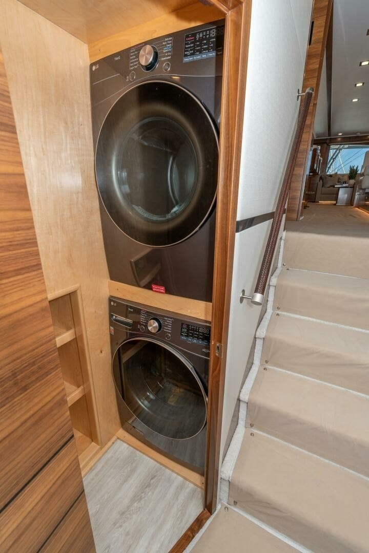 2025 Viking 90C "Zatara" 