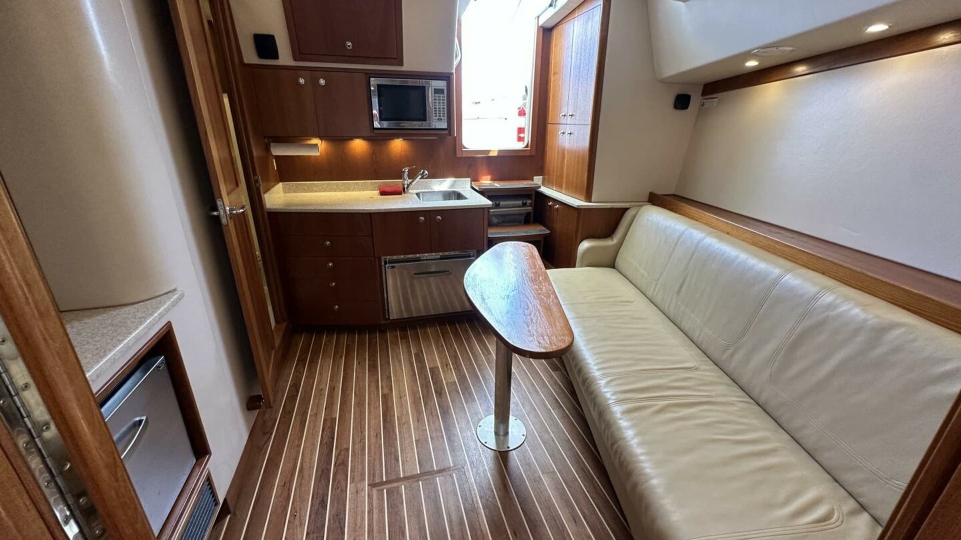 2007 Albemarle 360 Express - SQUID INC.