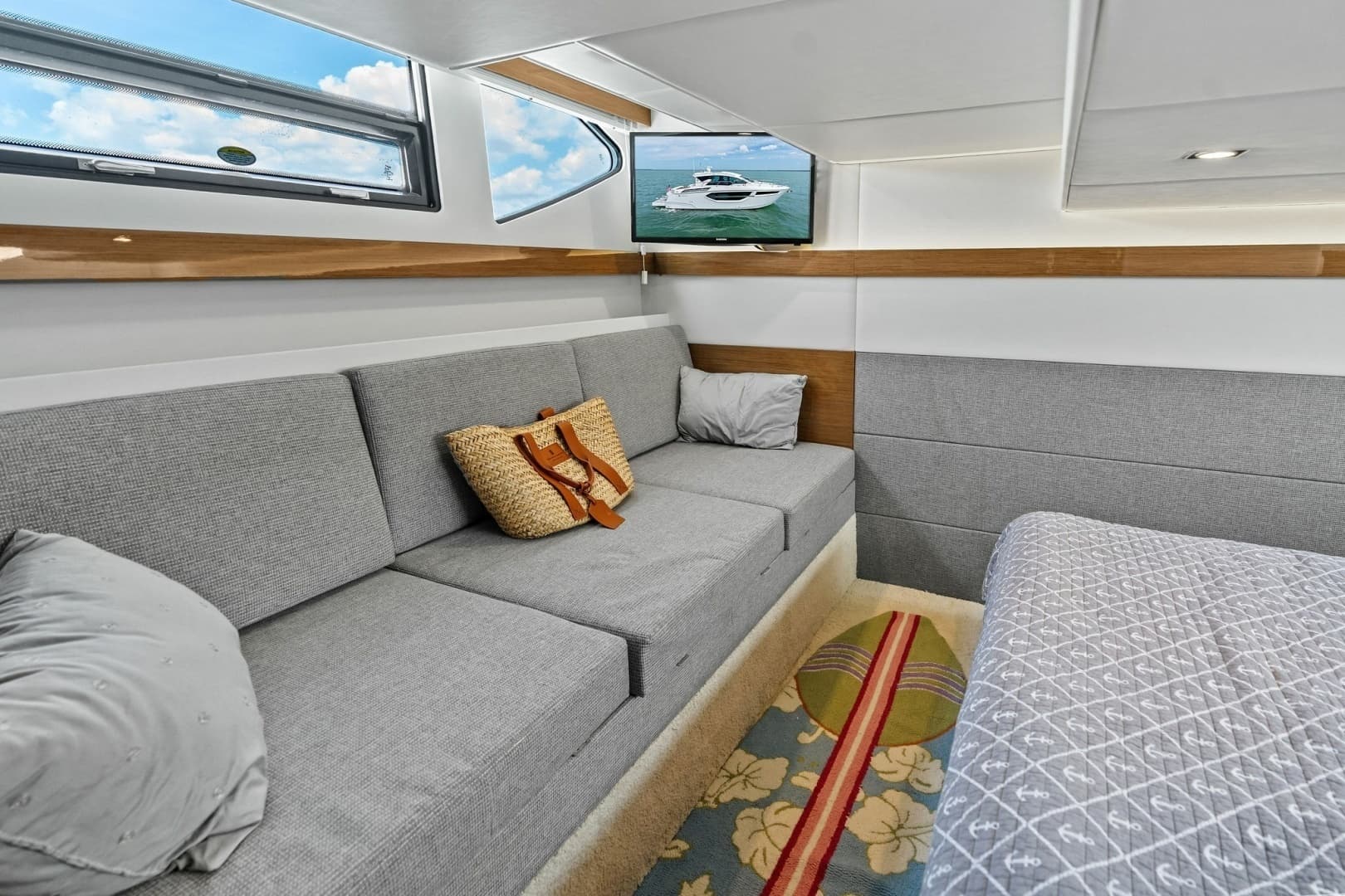 2019 Cruisers Yachts 42 Cantius 'Truly Ineffable'