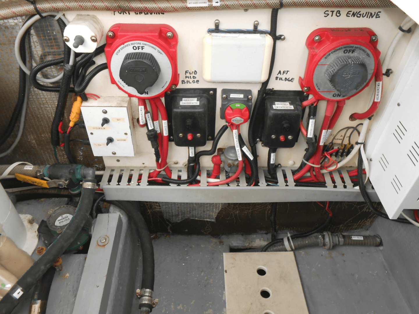 1997 Mainship 350