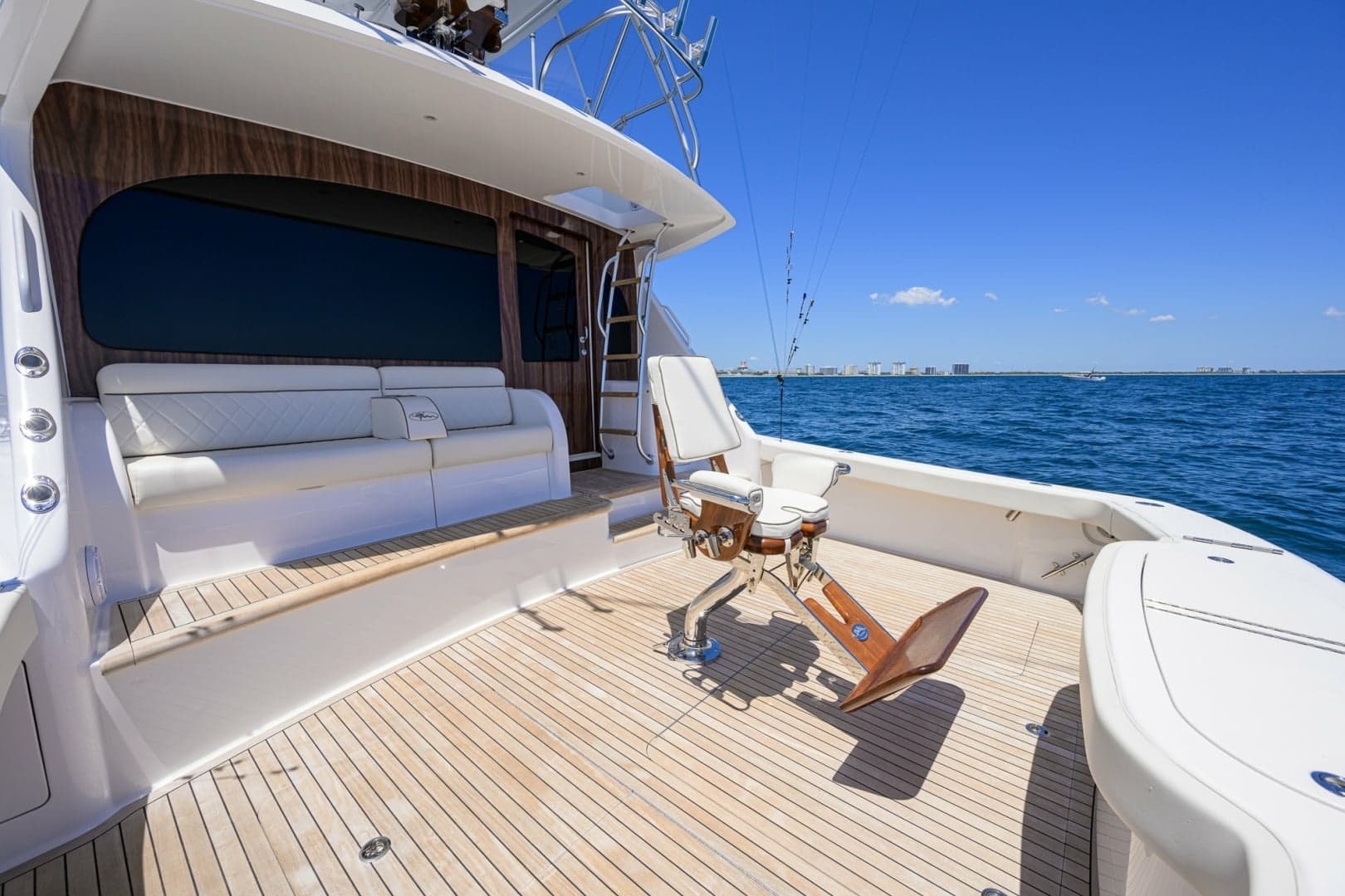 Viking 54 - Dog House - Cockpit
