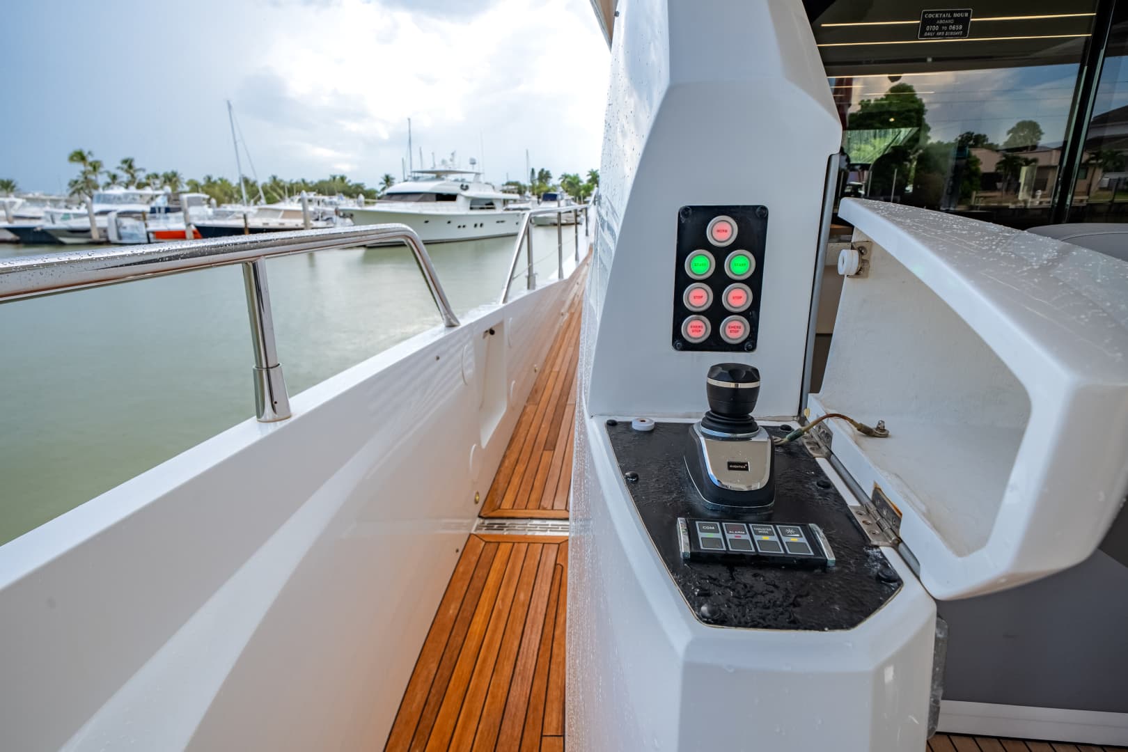 2019 Sunseeker 76 Flybridge