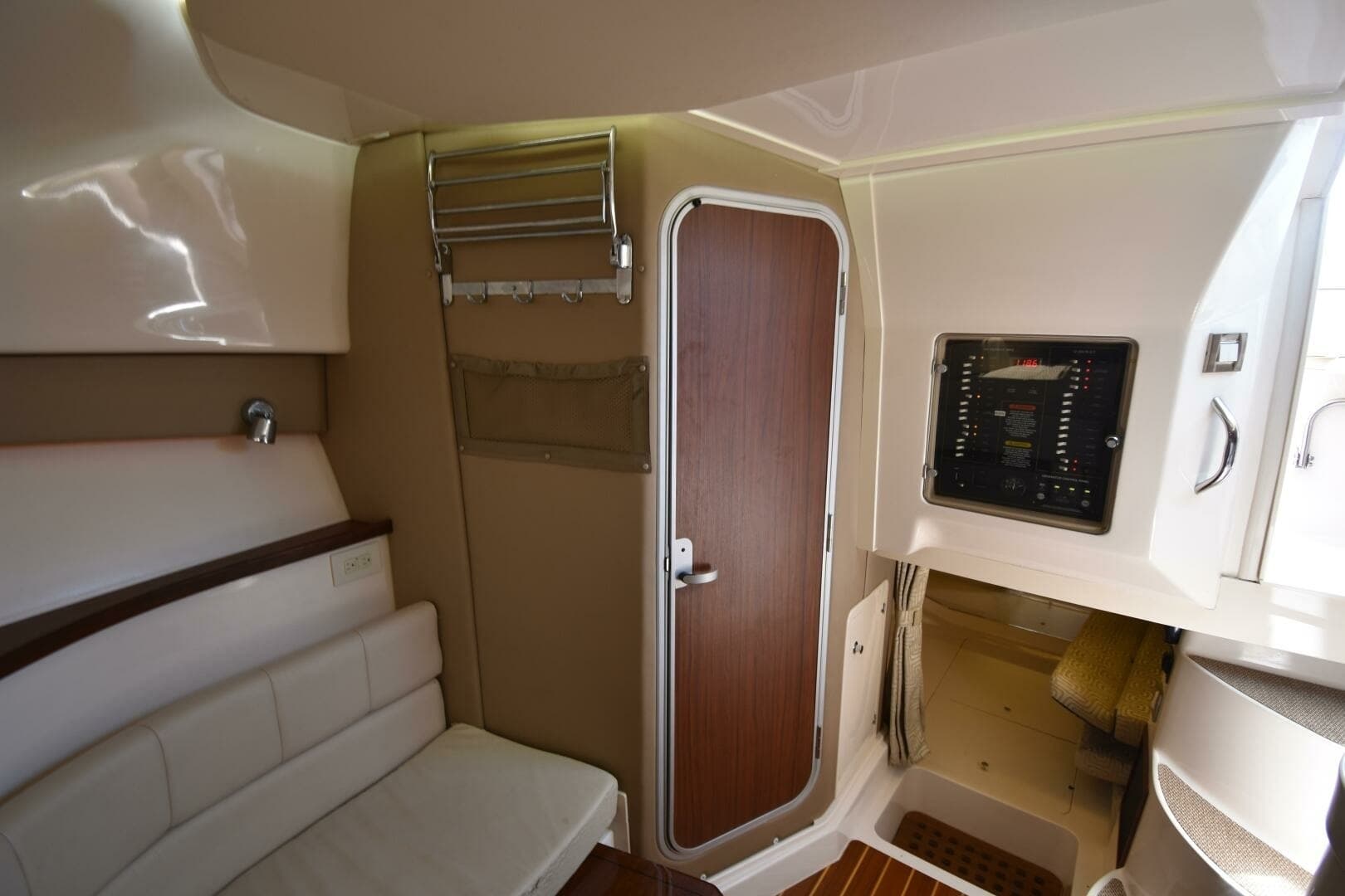 2016 Grady-White 330 Express 
