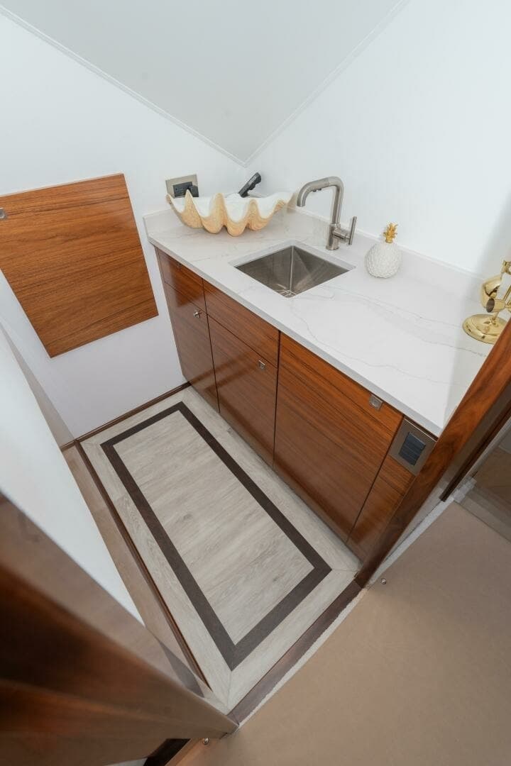 2025 Viking 90C "Zatara" 