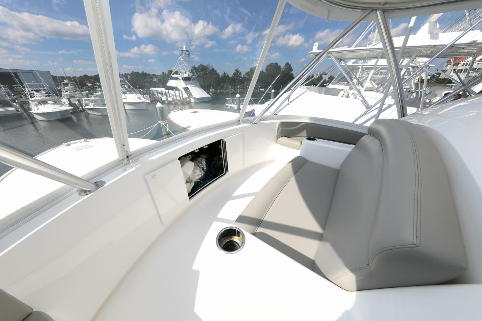 2023 Viking 54 Convertible