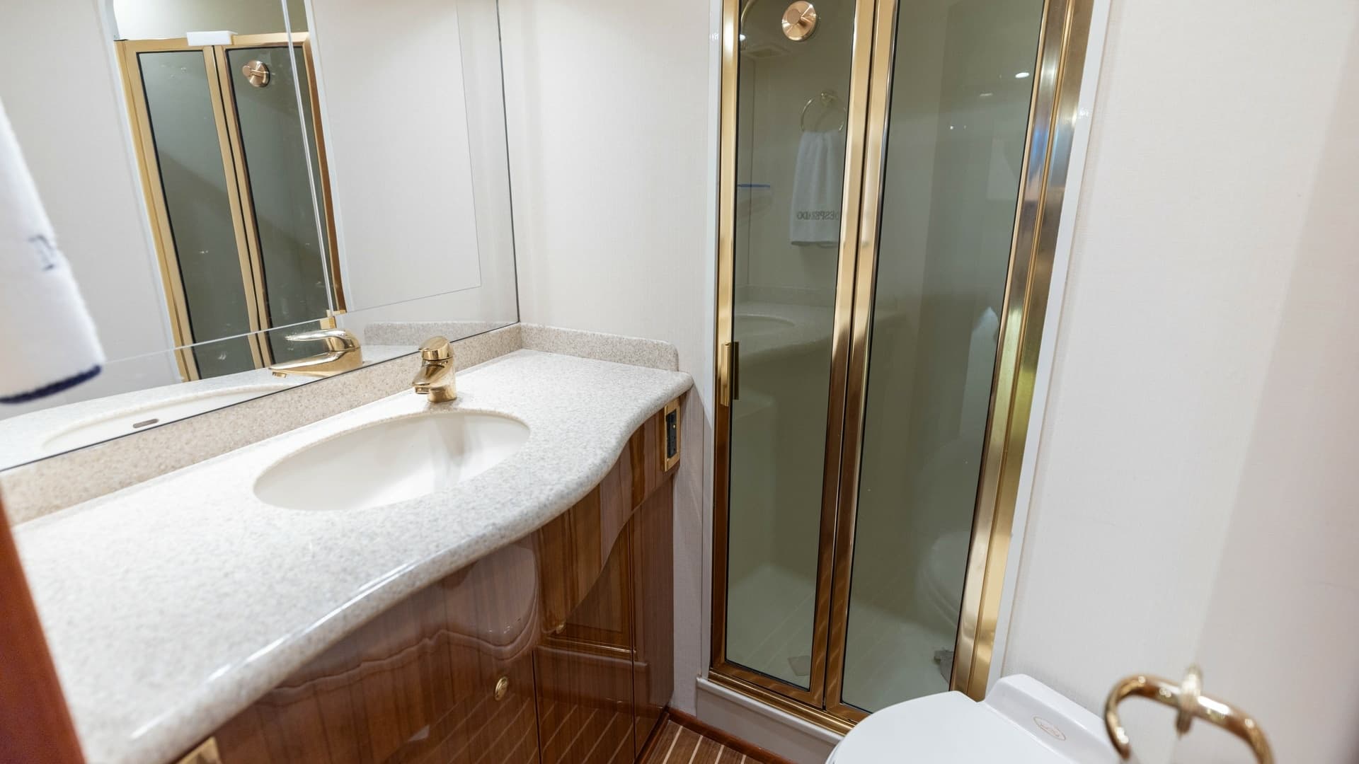 Elegant Ensuite Bathroom
