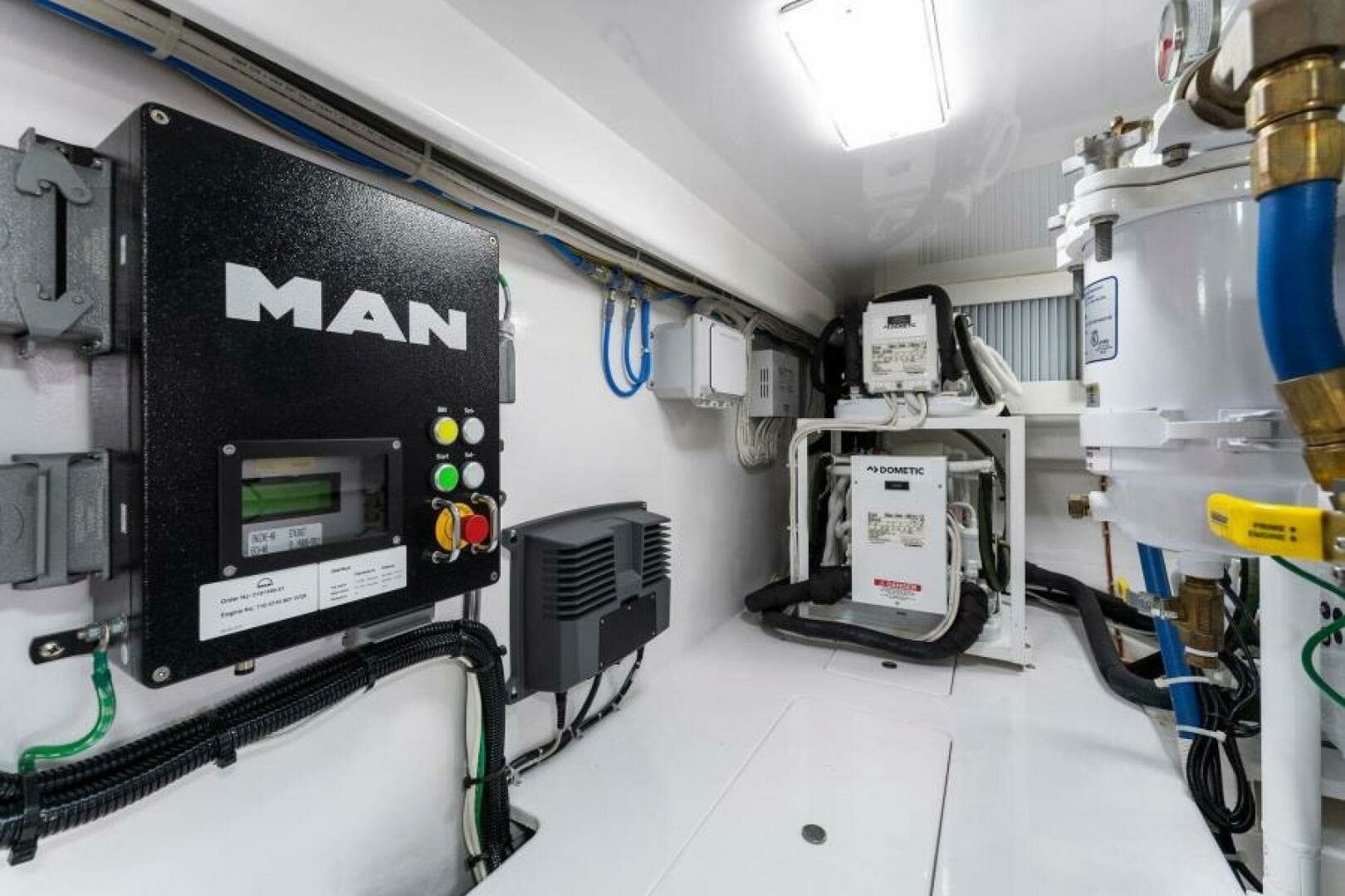 2021 Viking 54 Convertible HAMMERHEADS Engine Room