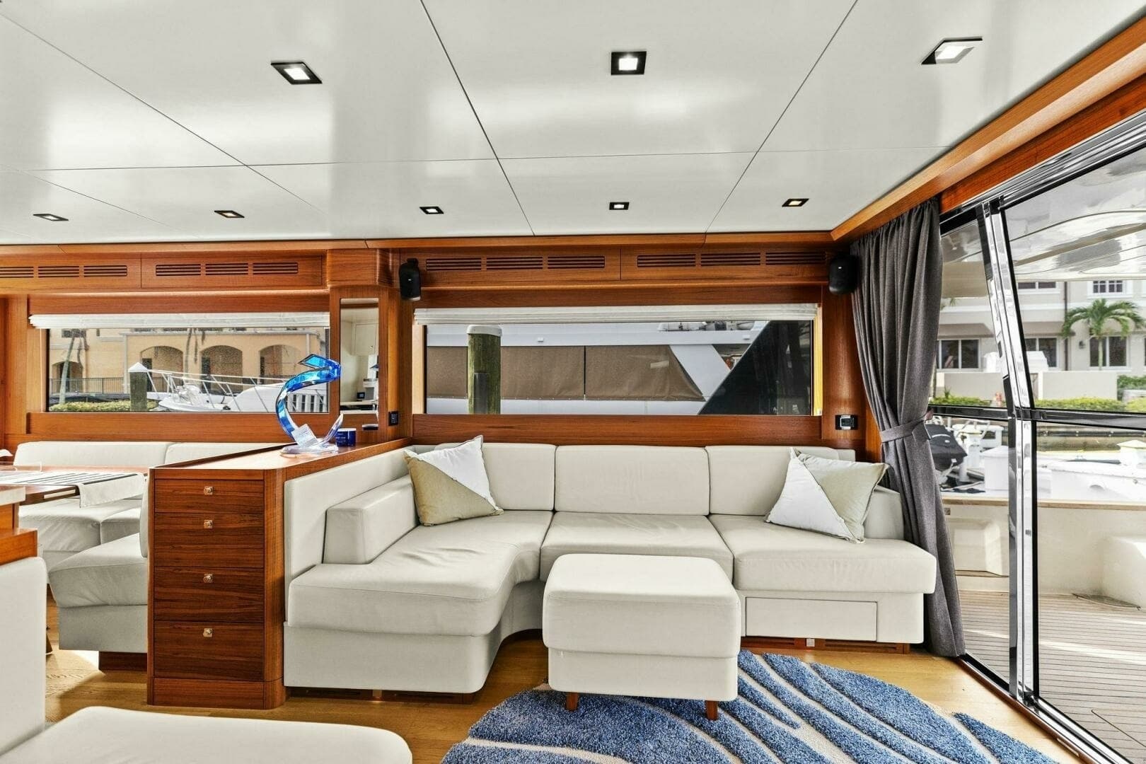 2021 Sirena 64- DESTIN-E- Salon 