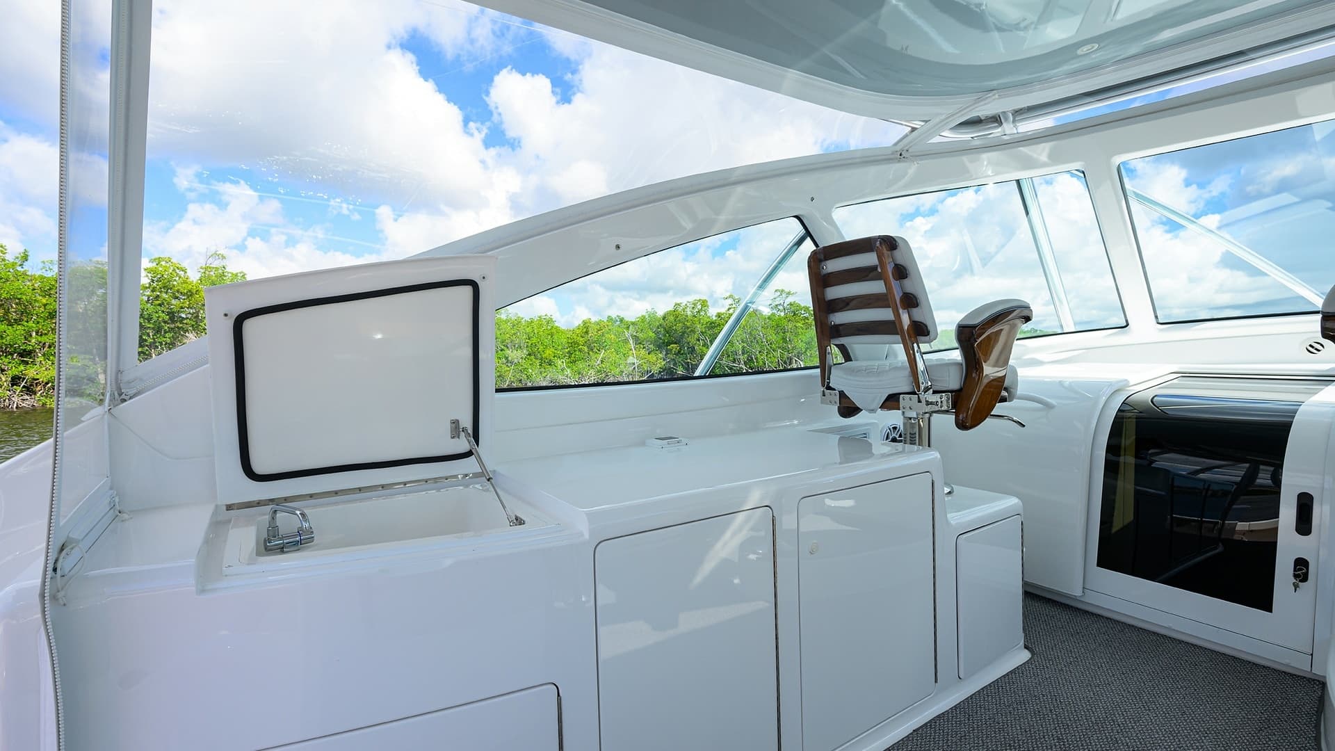 44_viking_reelaxin_bridge_deck_09