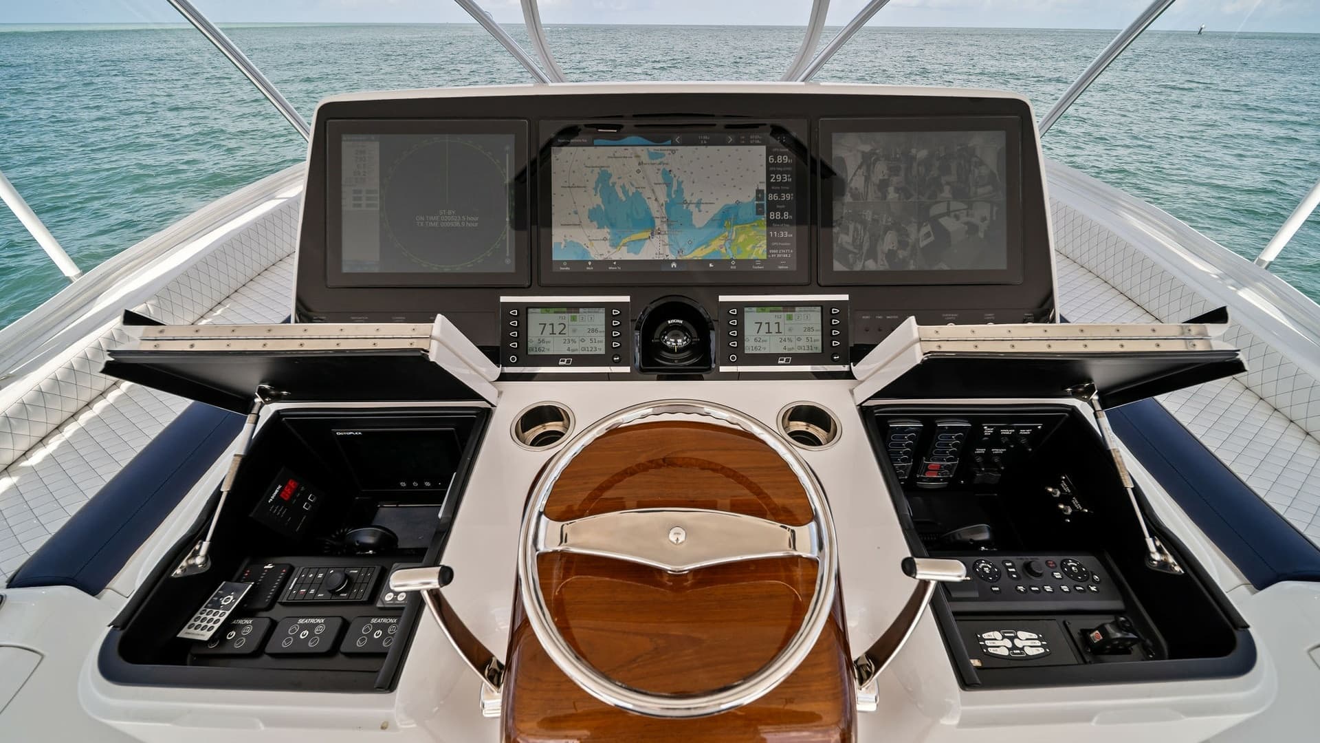 Flybridge Helm Station