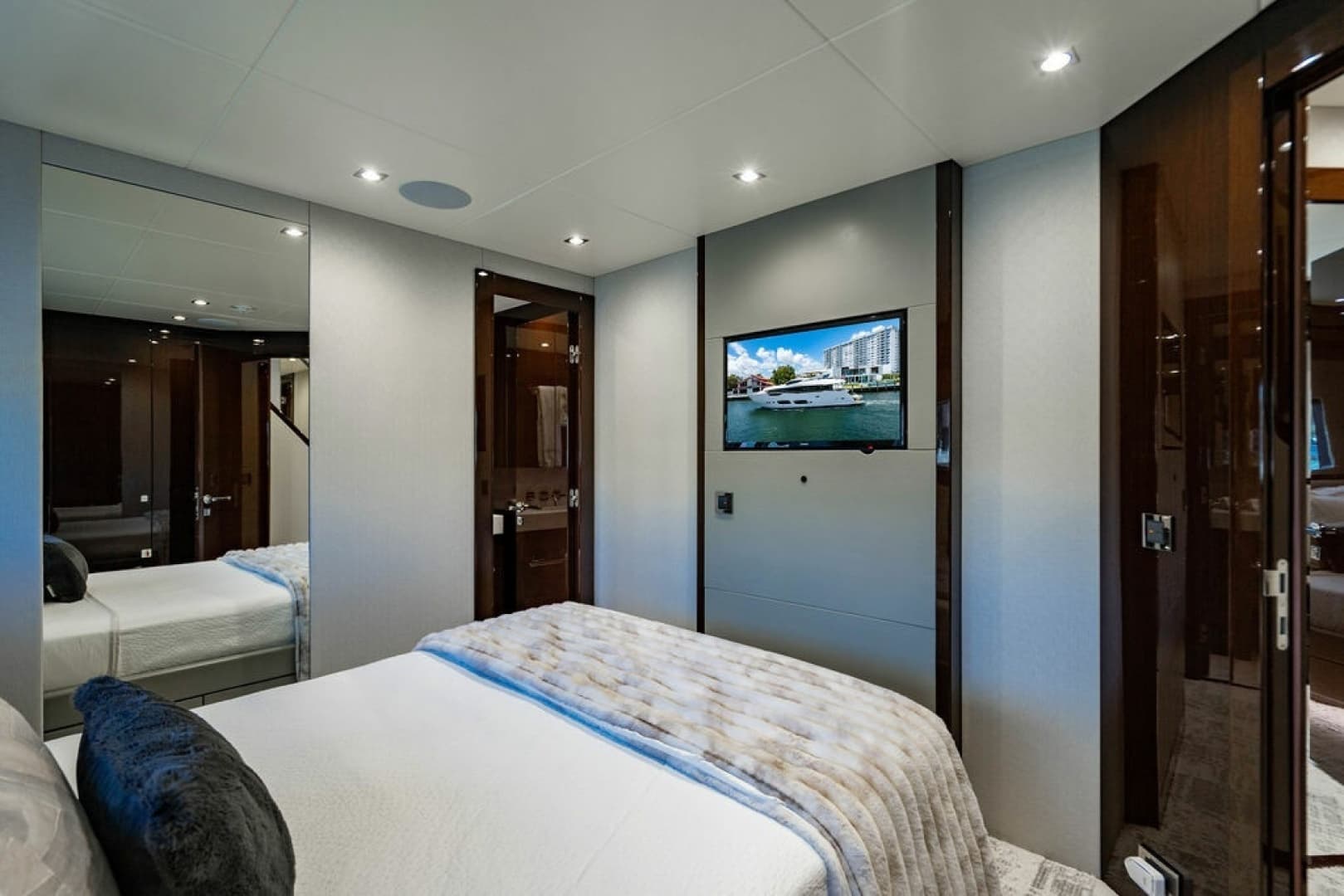 2019 Sunseeker 95 Motor Yacht